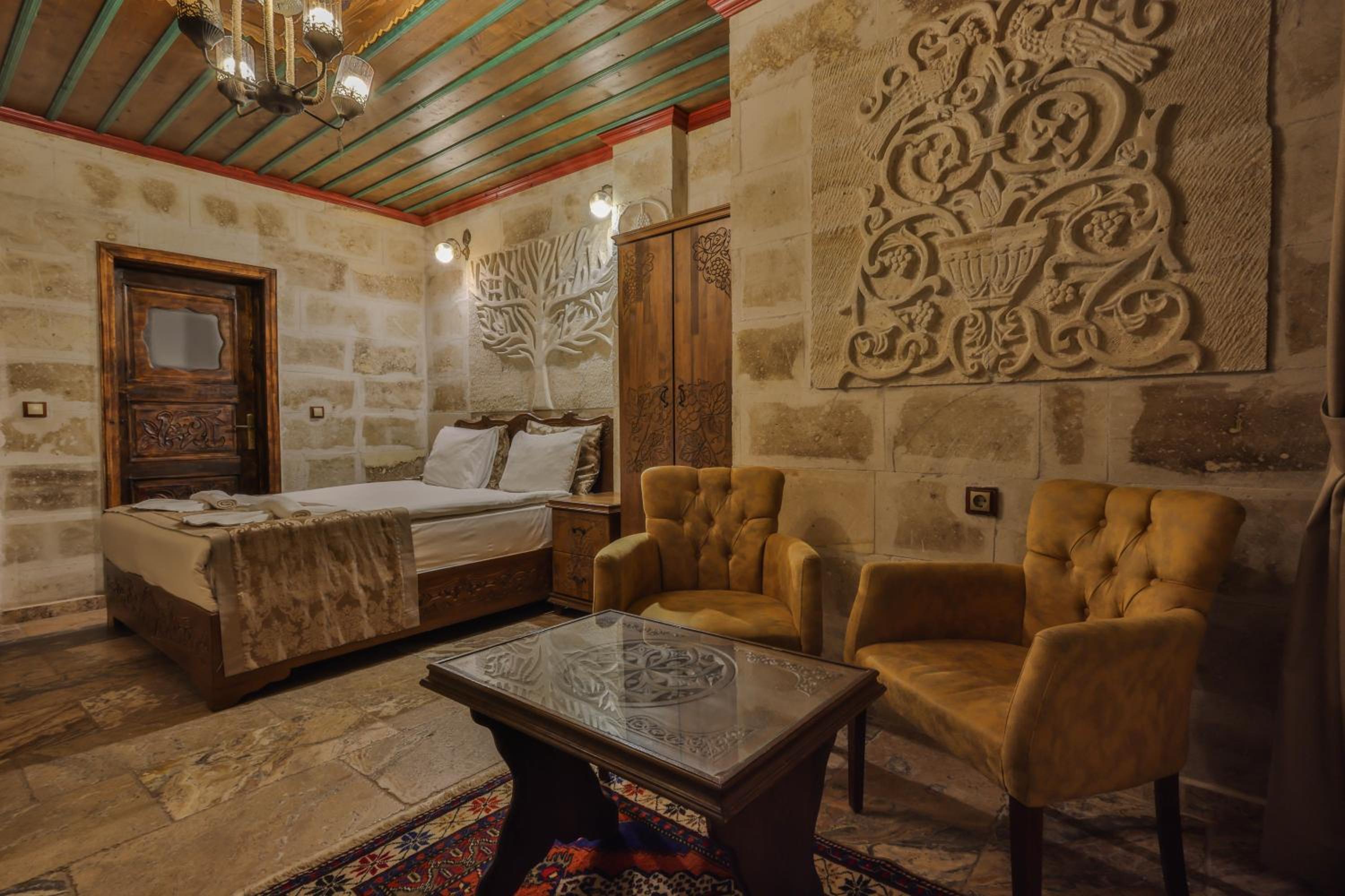Deluxe Room - Photo 11