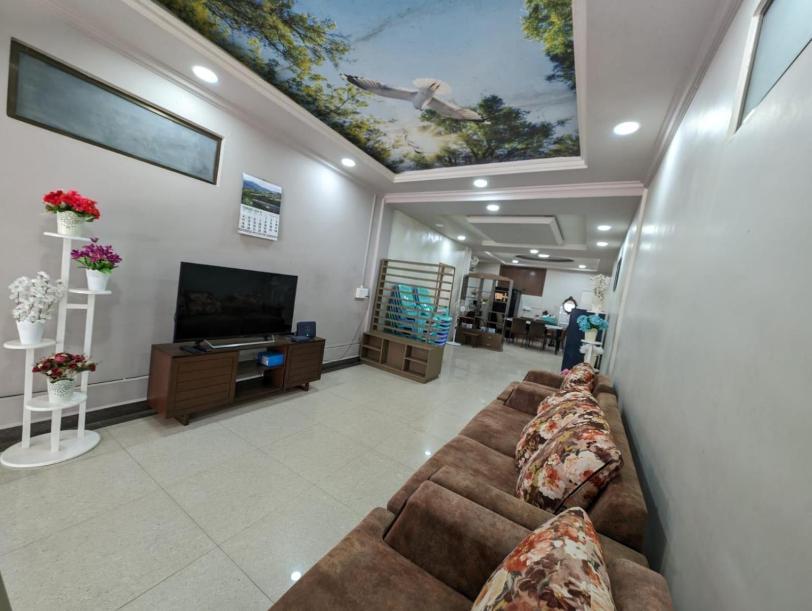 Twin Room with Private Bathroom - Photo 8