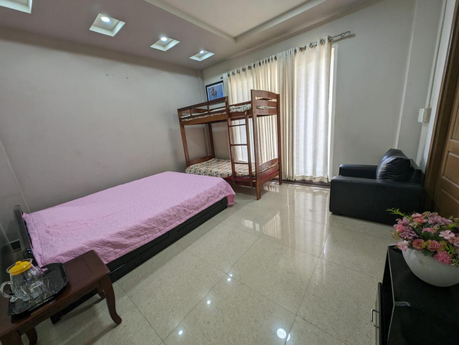 Quadruple Room with Private External Bathroom - Photo 19