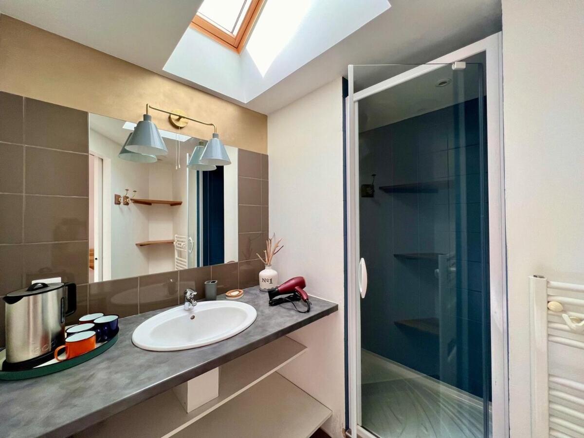 Quadruple Room with Private Bathroom - Photo 3