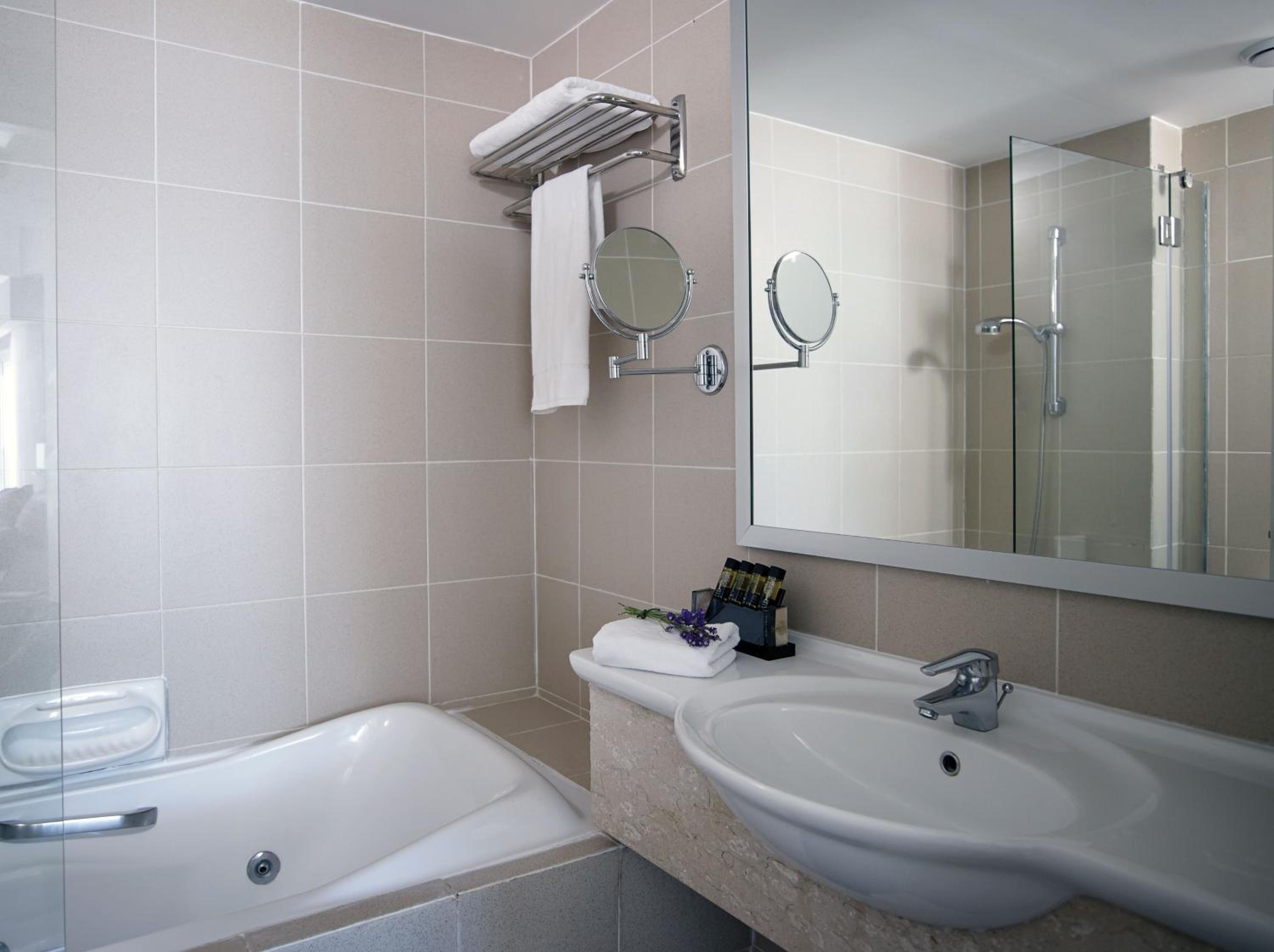 Superior Room Inland View with Outdoor Whirlpool - Photo 1