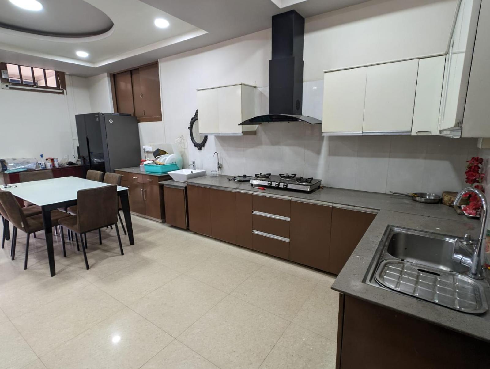 Twin Room with Private Bathroom - Photo 3