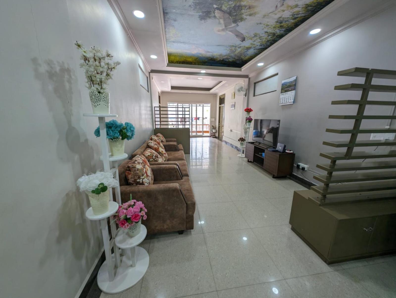 Twin Room with Private Bathroom - Photo 7