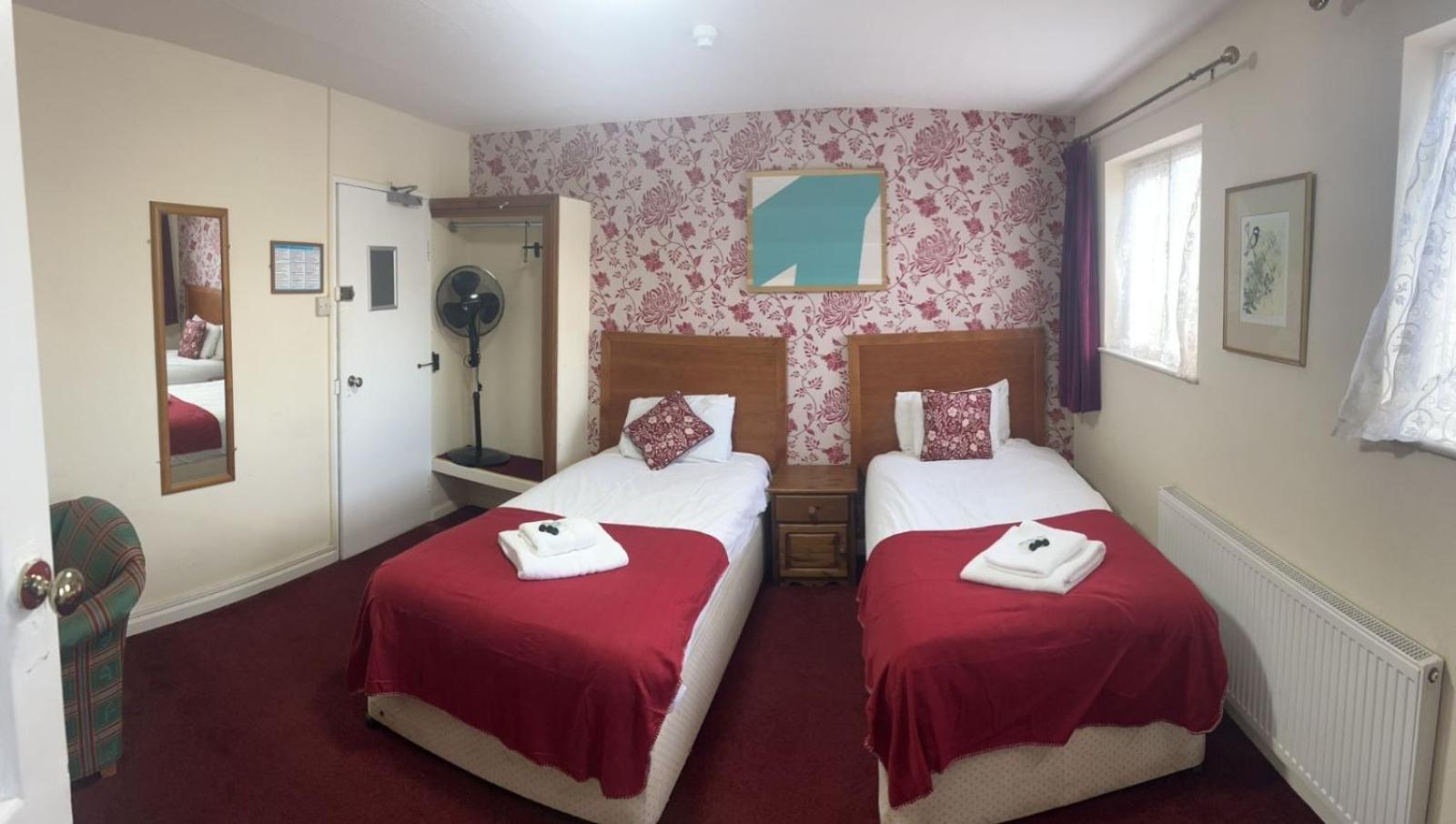 Standard Twin Room photo 2