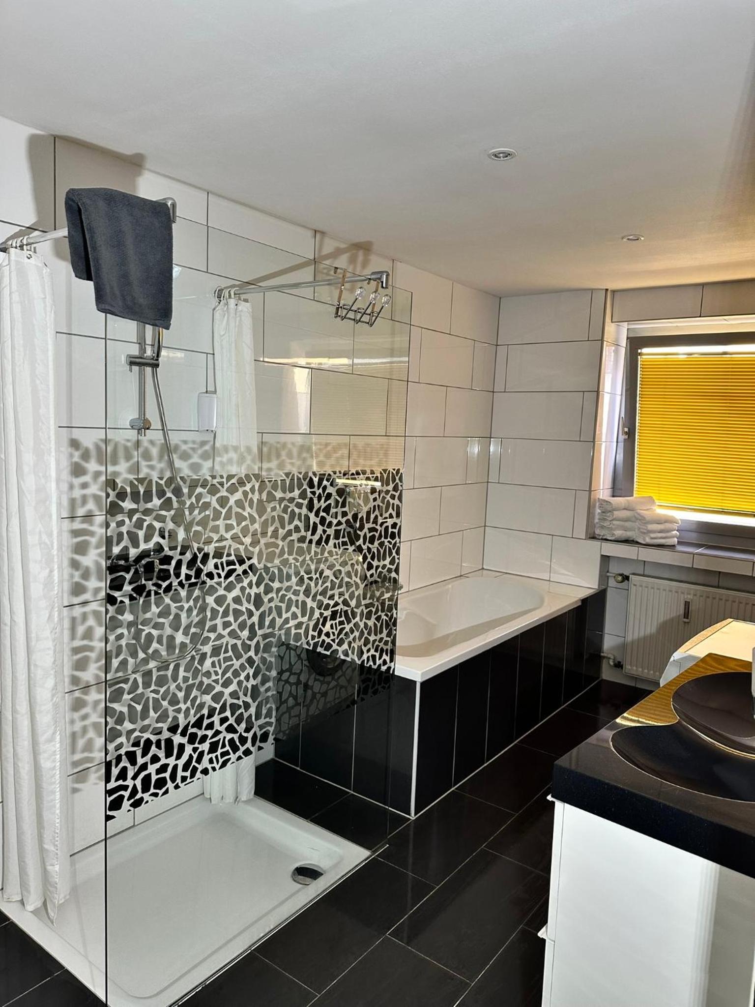 Two-Bedroom Apartment - Photo 2