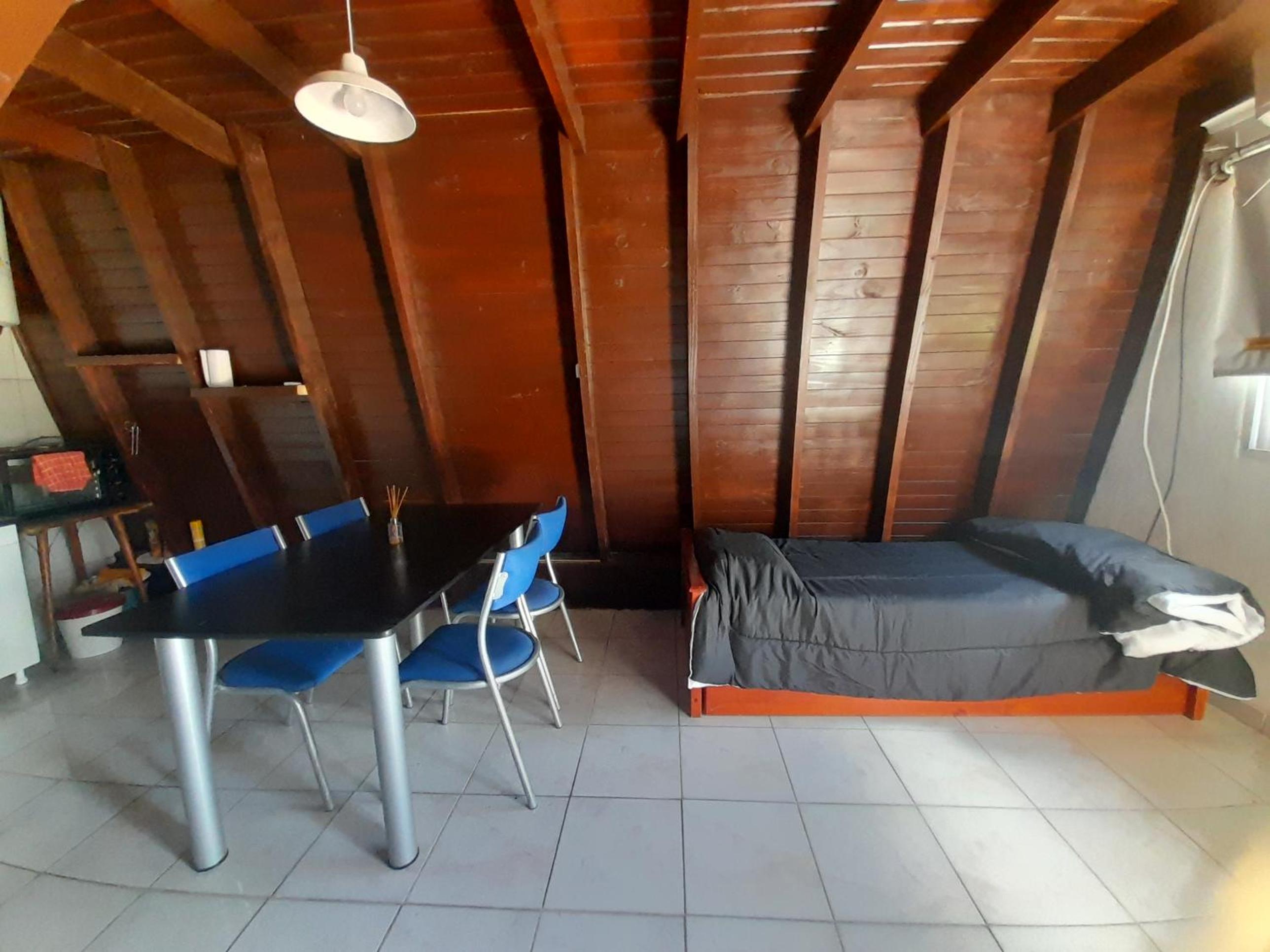 One-Bedroom House photo 1