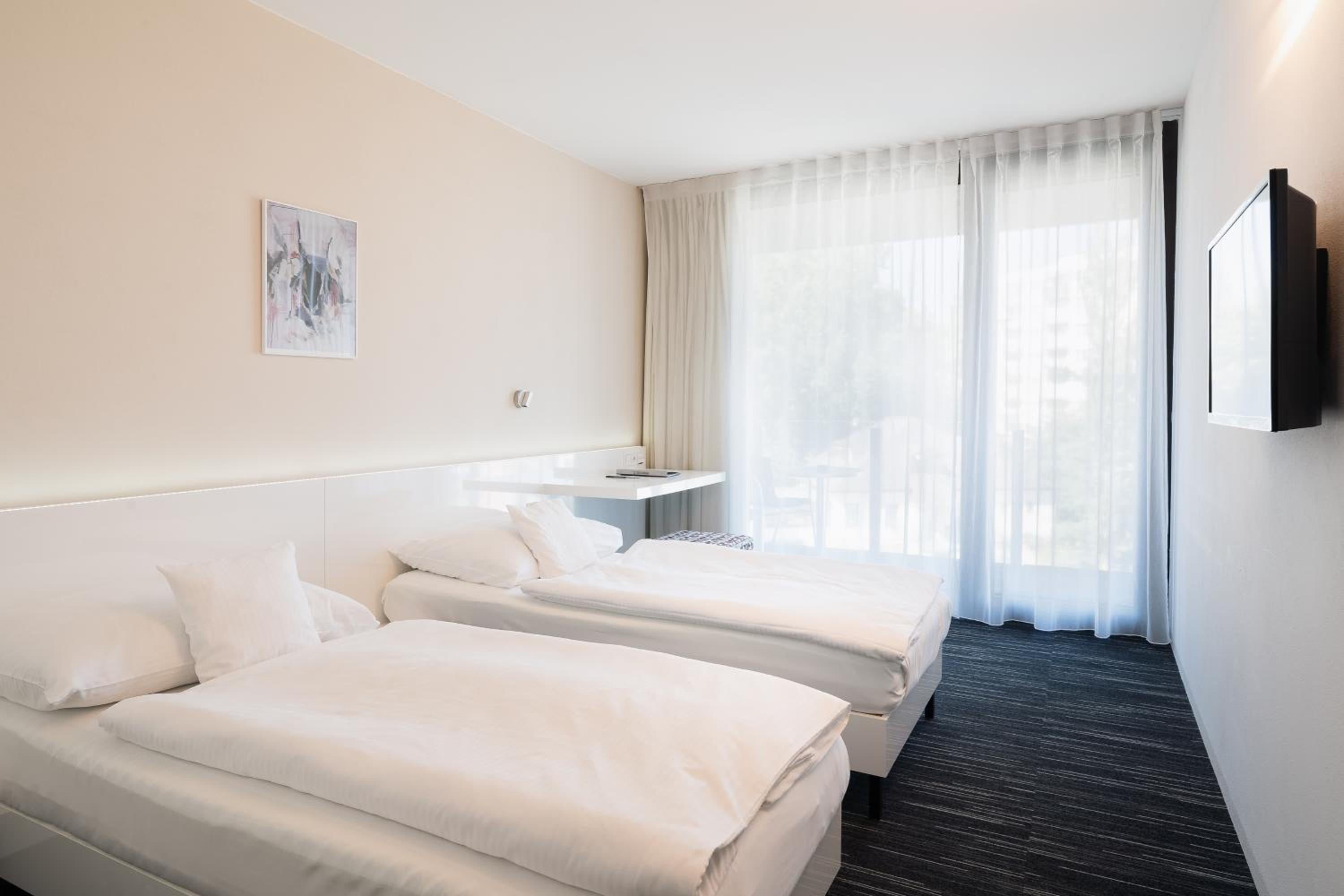 Double or Twin Room - Photo 3