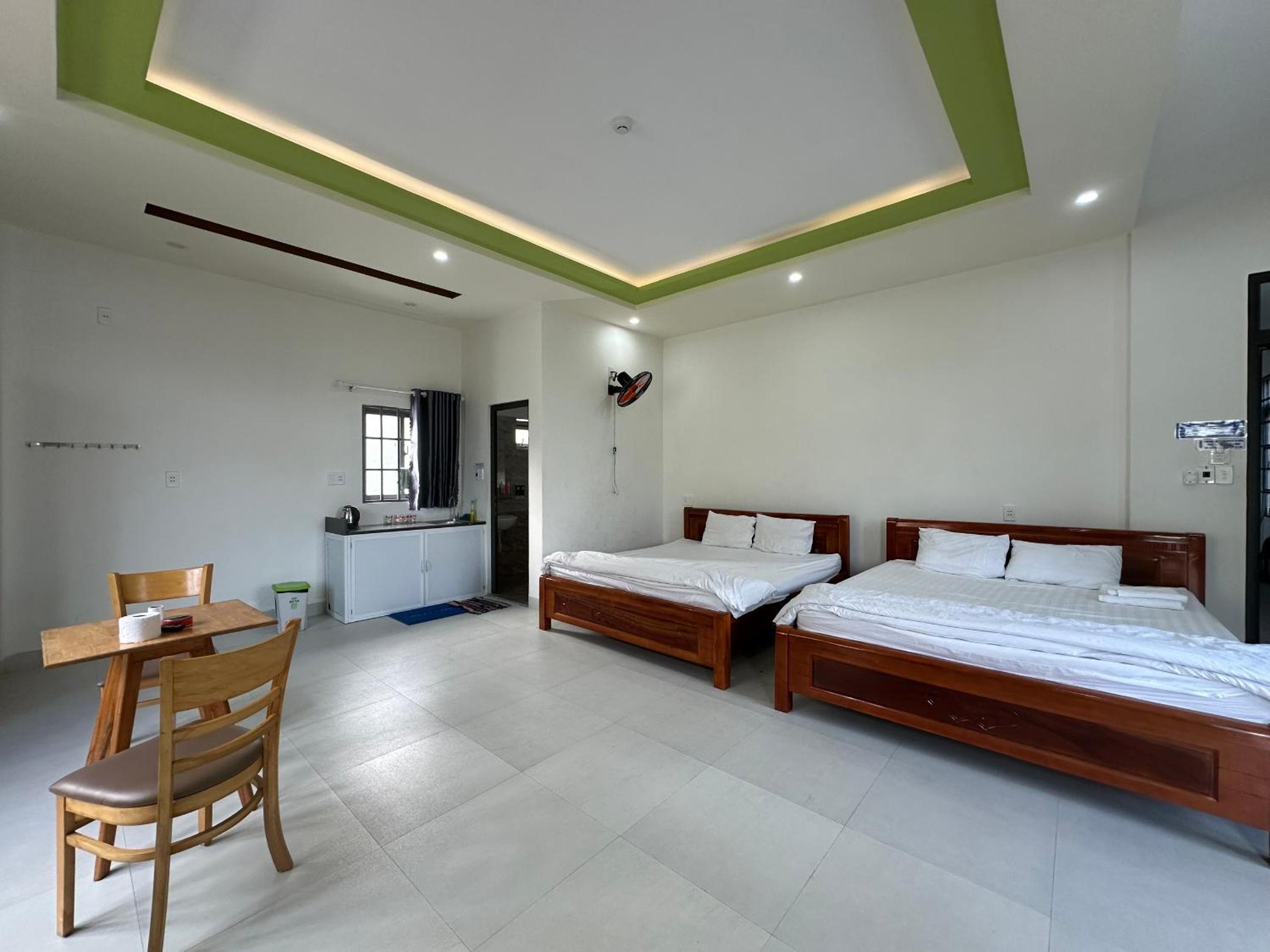 Deluxe Family Room