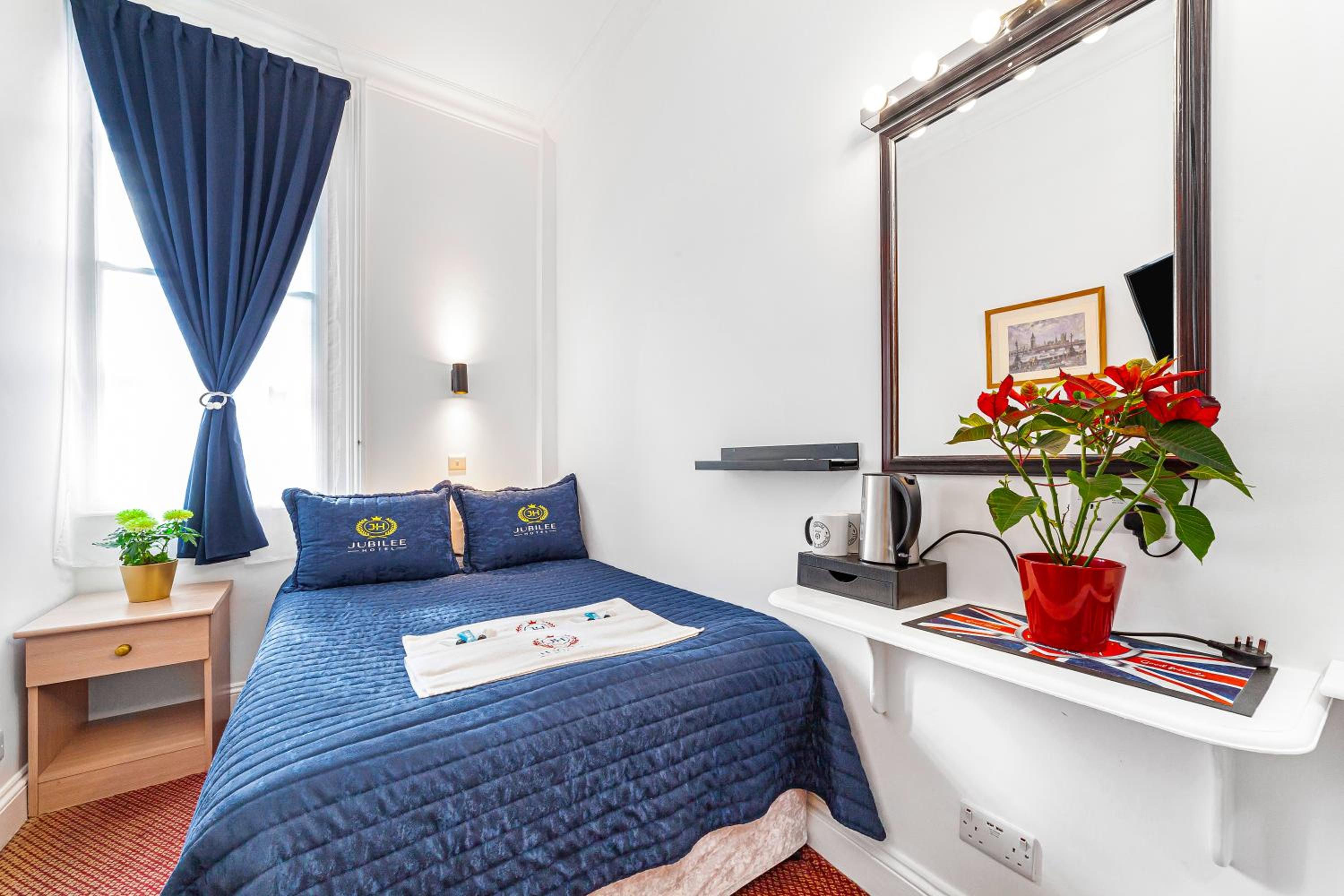 Large Double Room photo 2