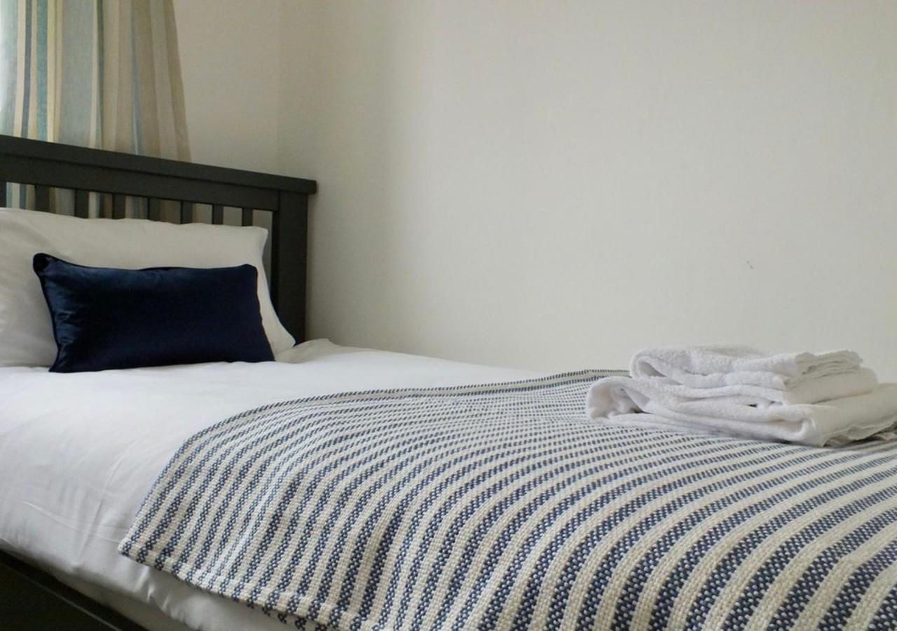 Three-Bedroom House photo 2