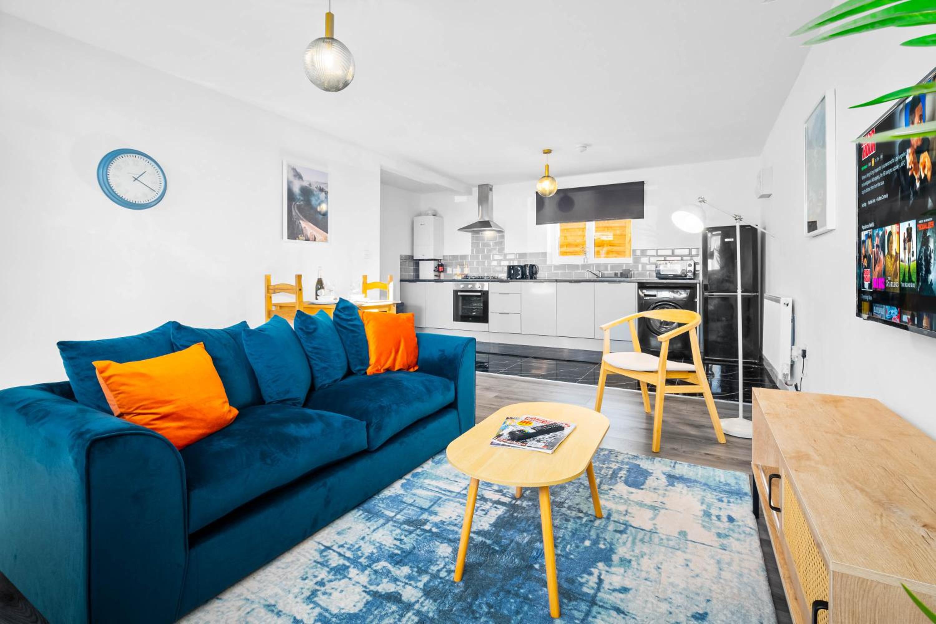 One-Bedroom Apartment photo 1
