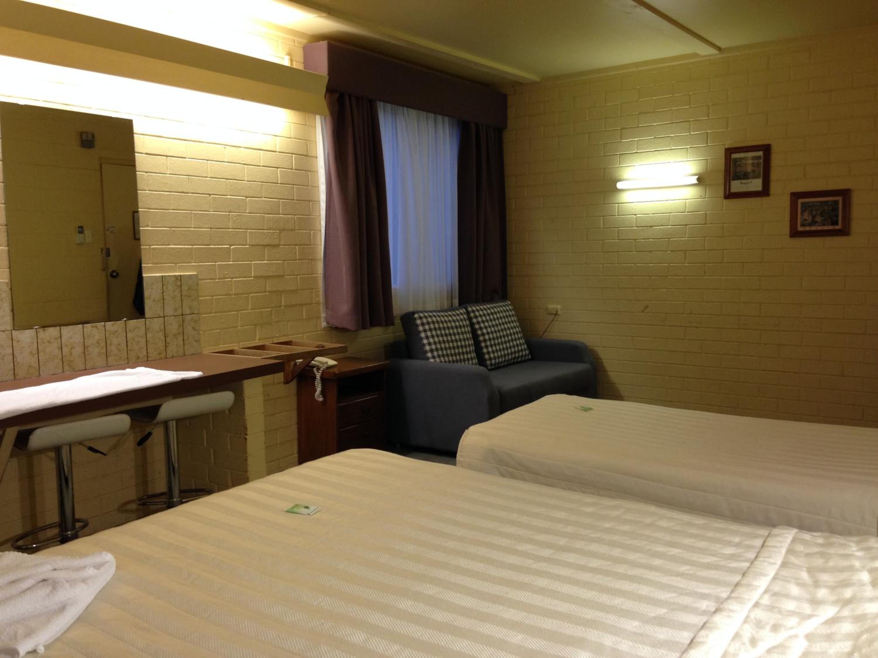 Family Room - Photo 3