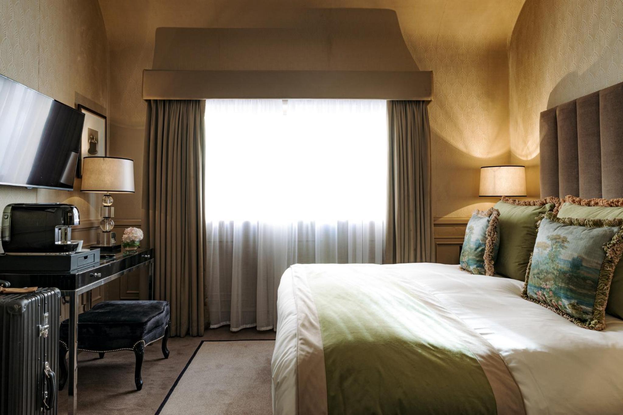 Deluxe King Suite