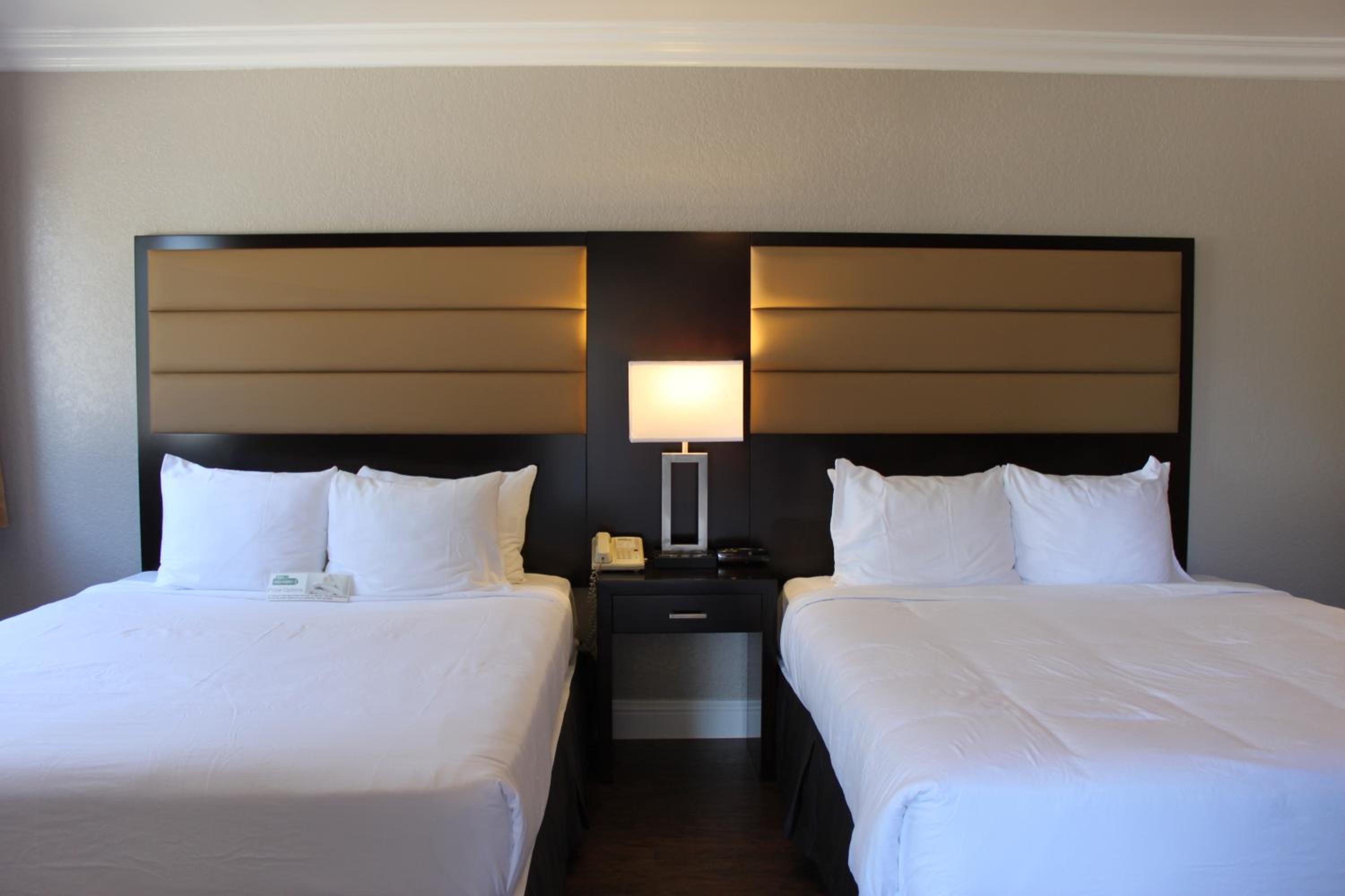 Deluxe Queen Room with Two Queen Beds