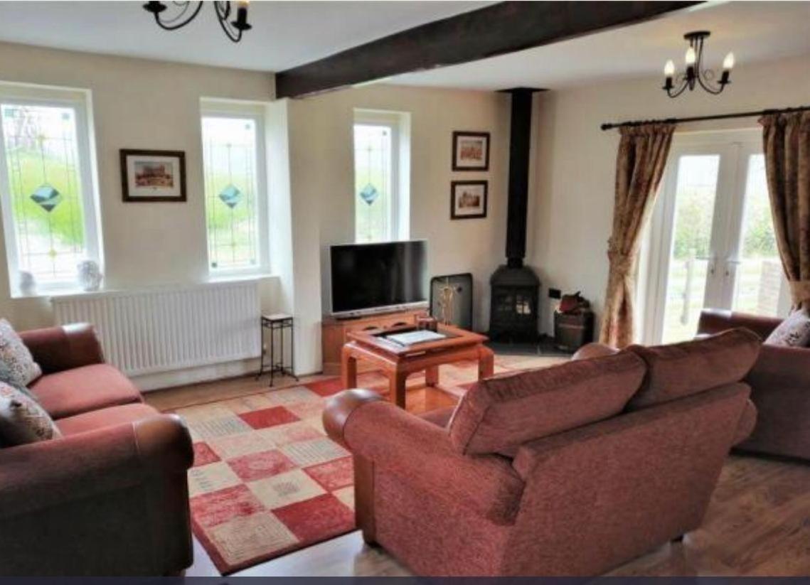 Three-Bedroom House photo 1