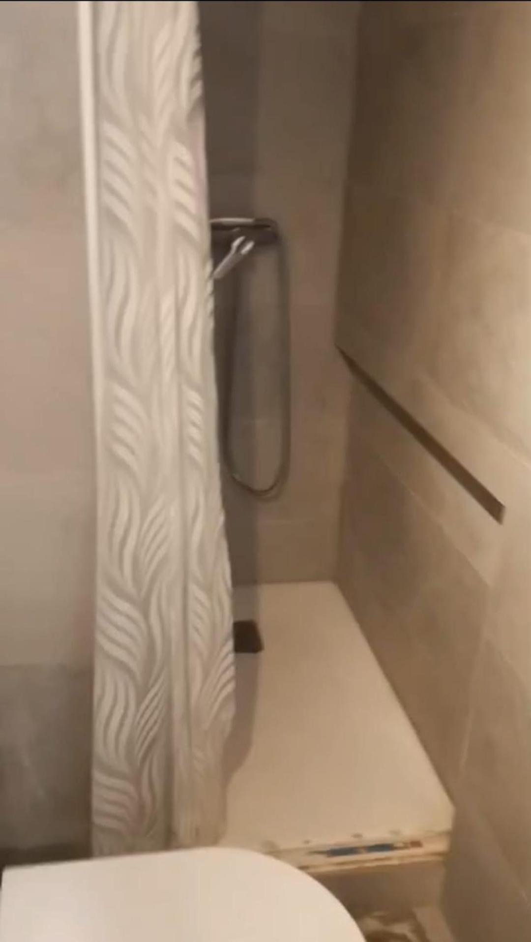 Double Room with Shared Bathroom photo 3