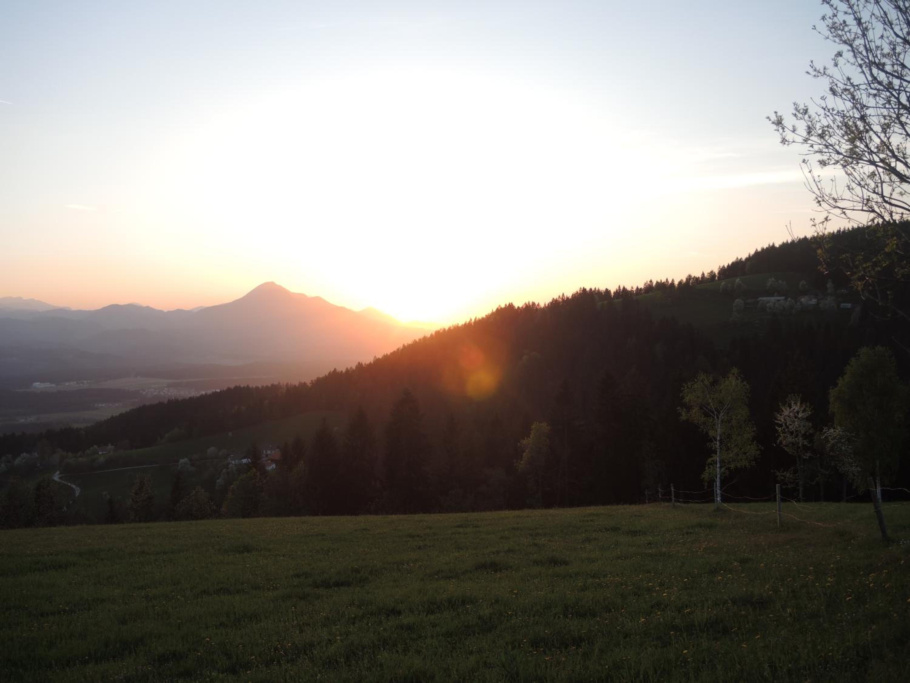 Apartment with Mountain View photo 3