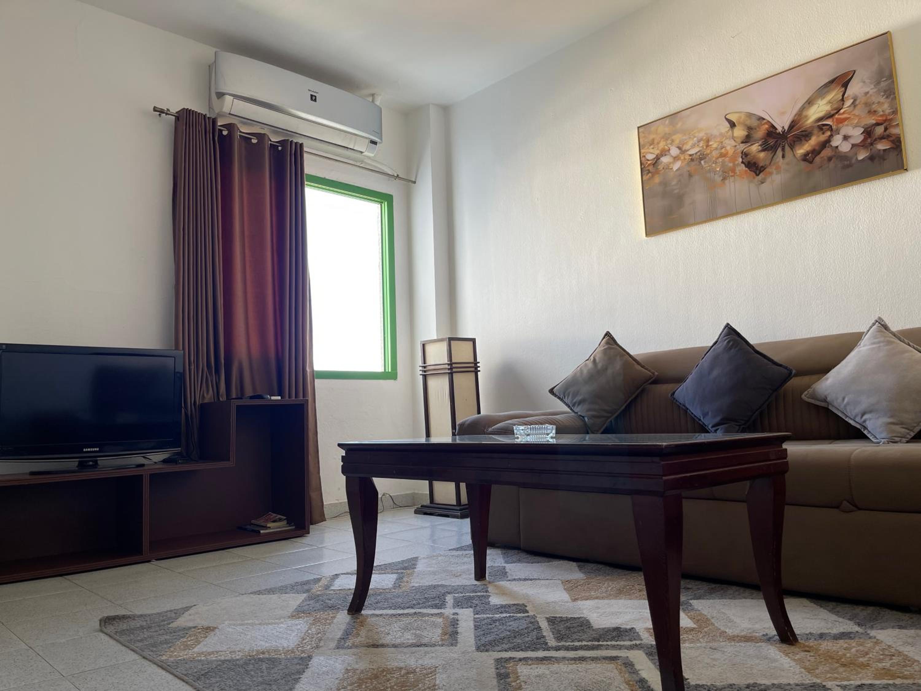 One-Bedroom Apartment photo 2