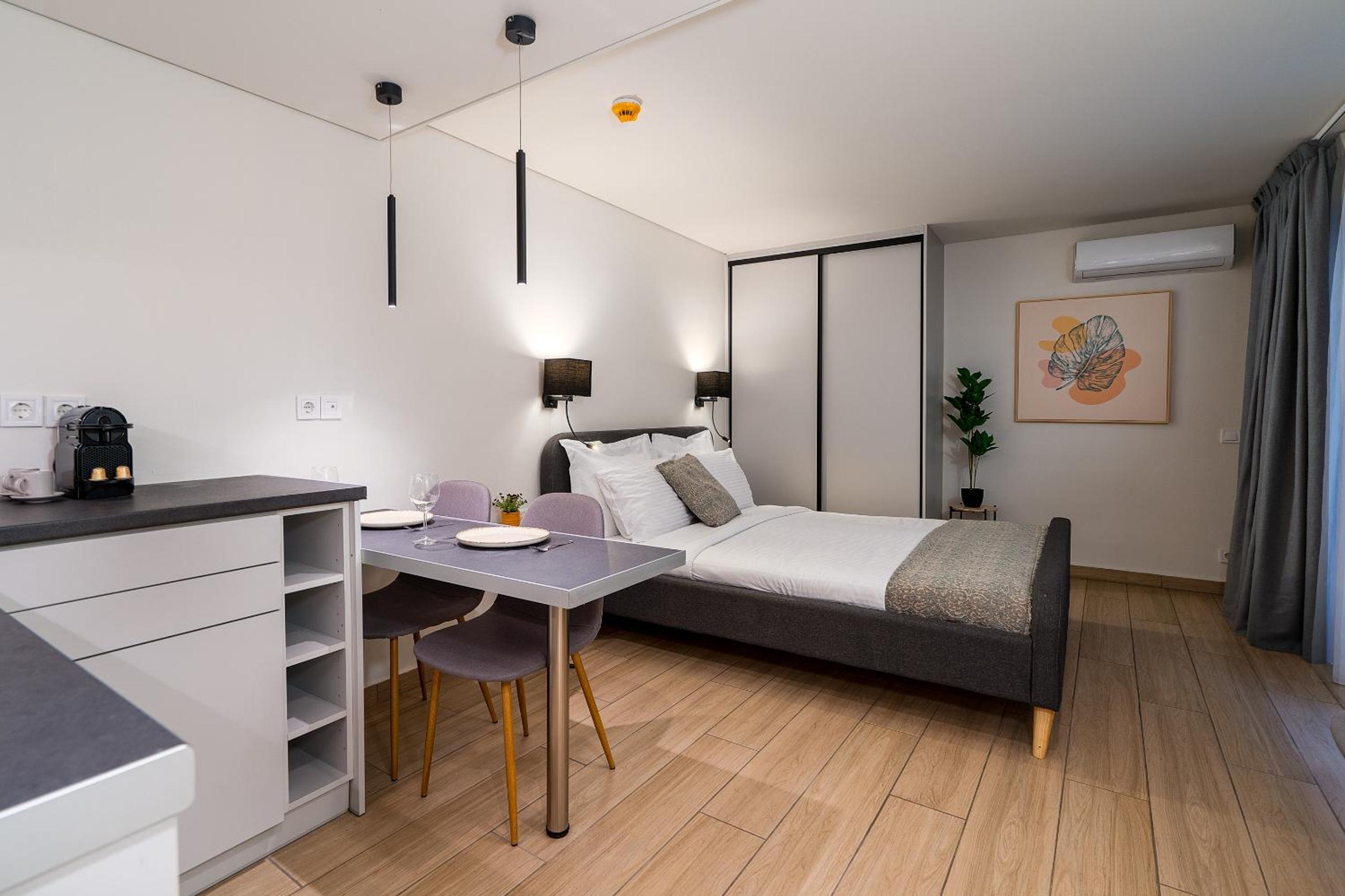 One-Bedroom Apartment
