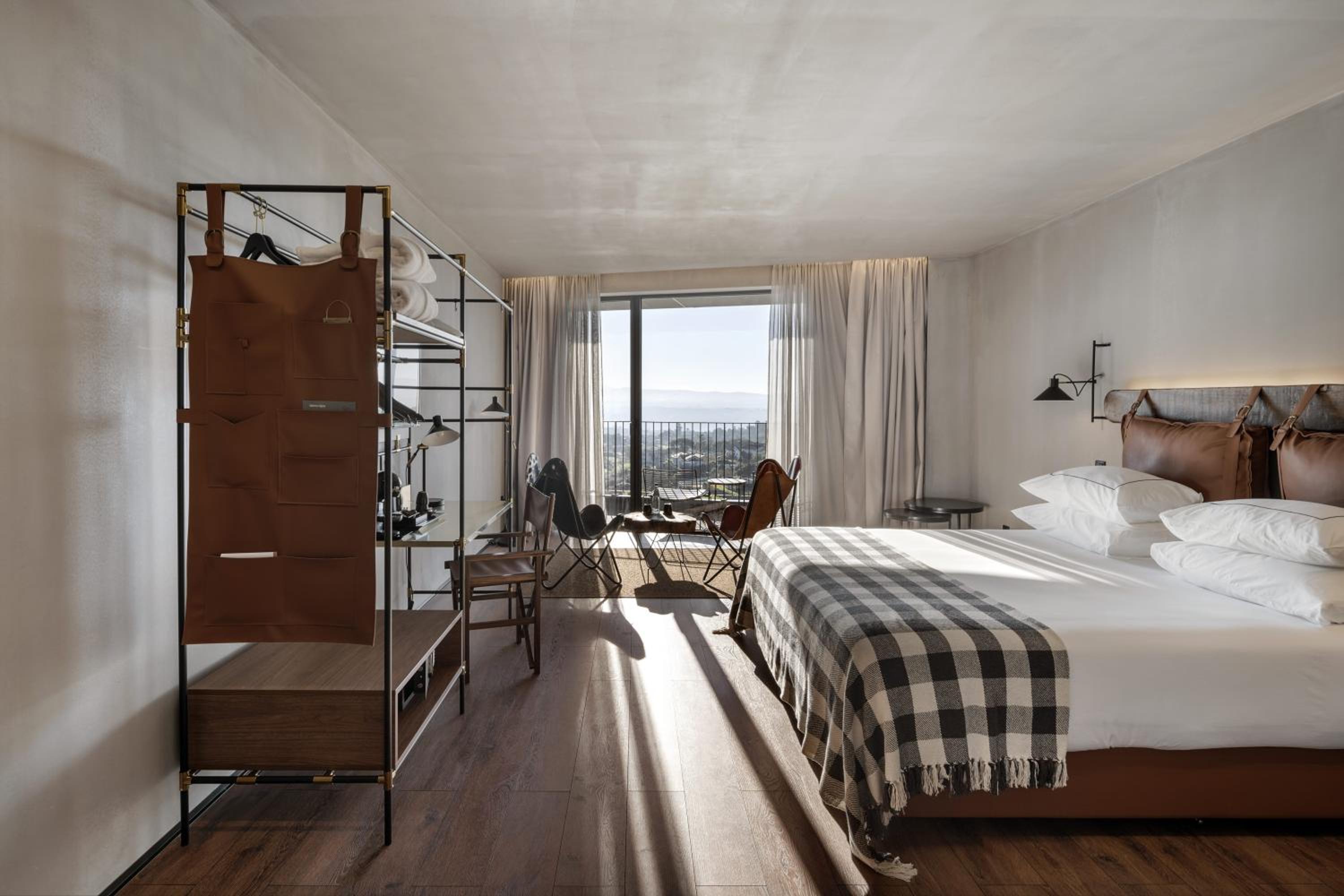 Deluxe Double or Twin Room with Balcony and Mountain View  - Photo 2