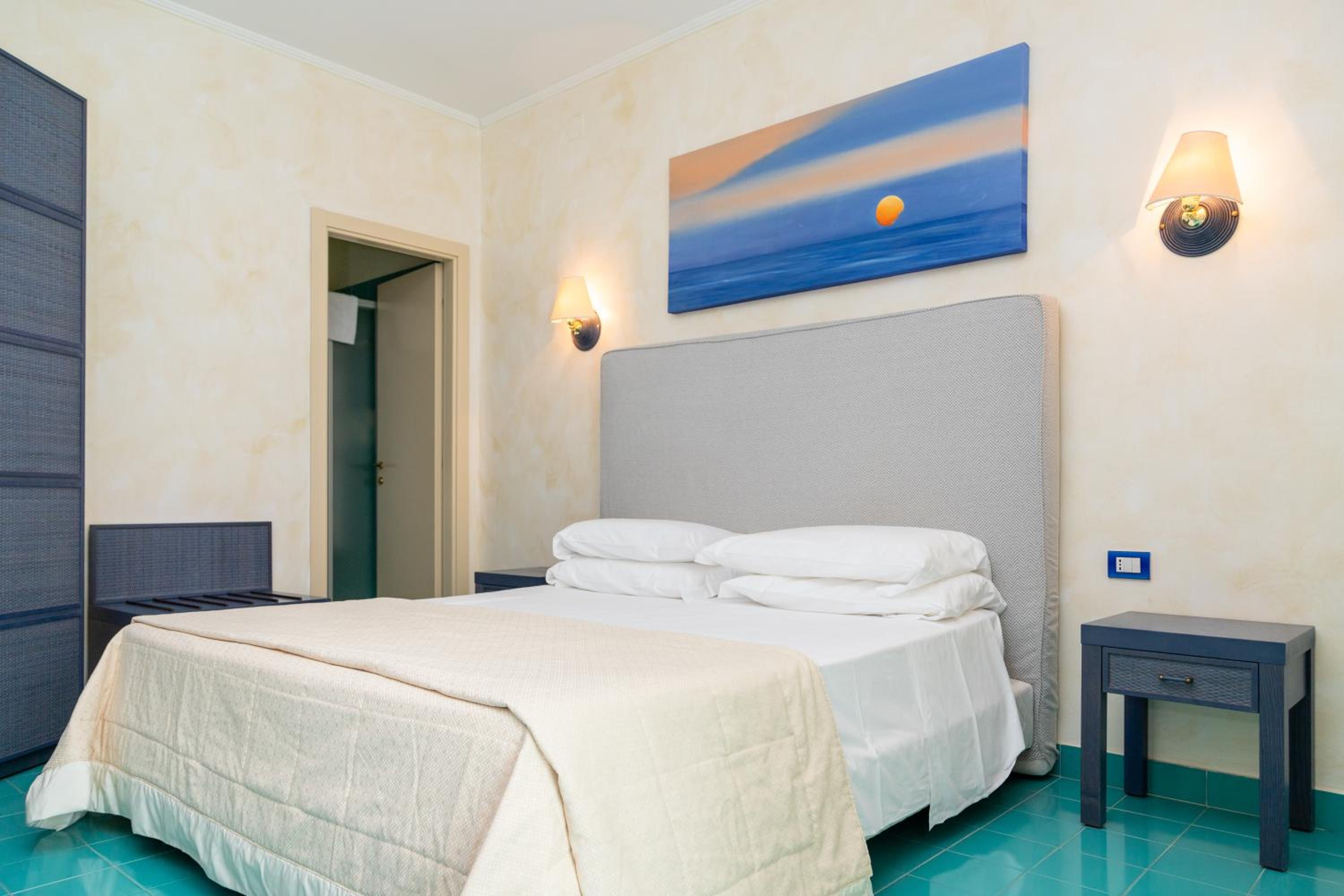 Double Room - Photo 5