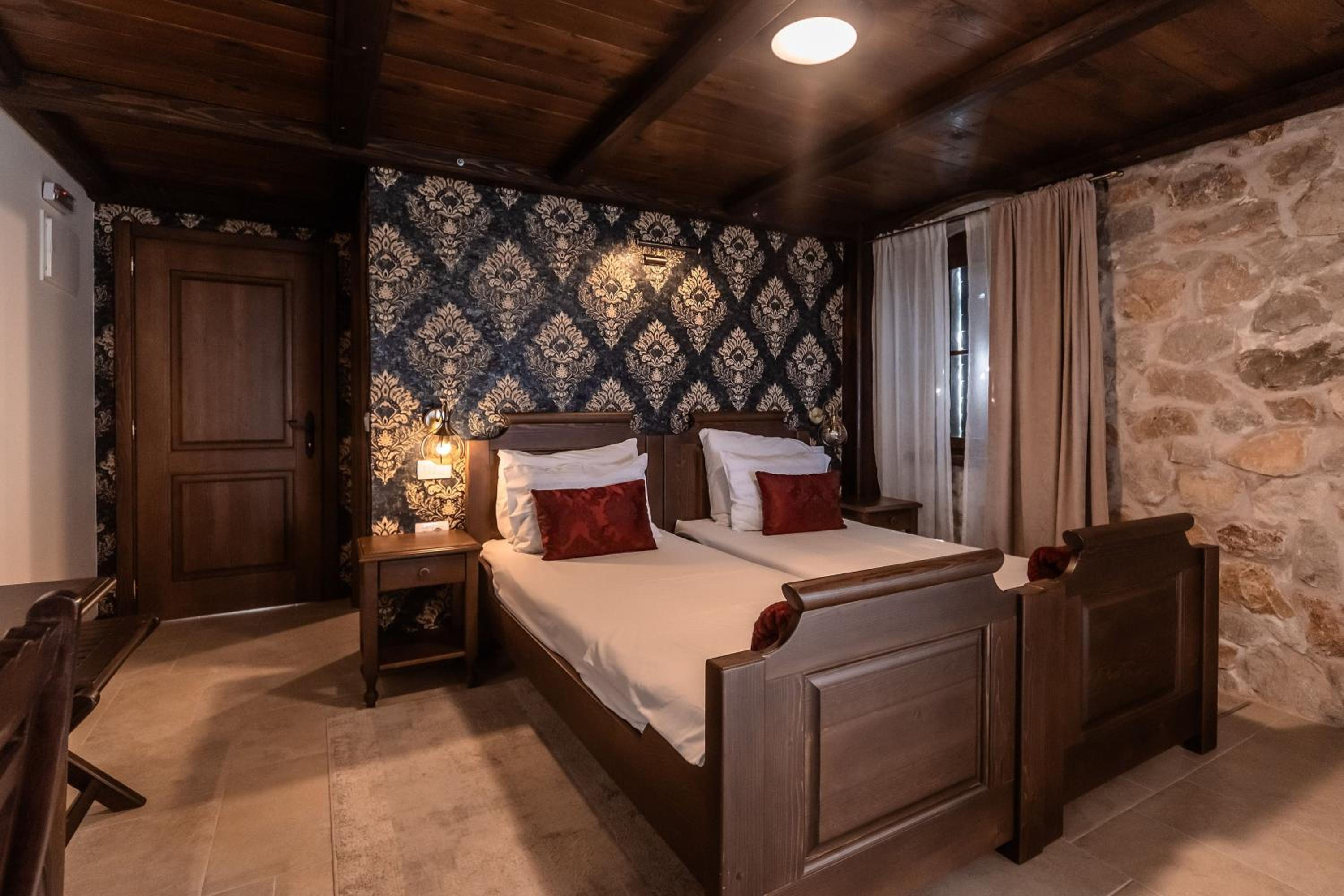 Superior Twin Room with Sea View - Photo 9