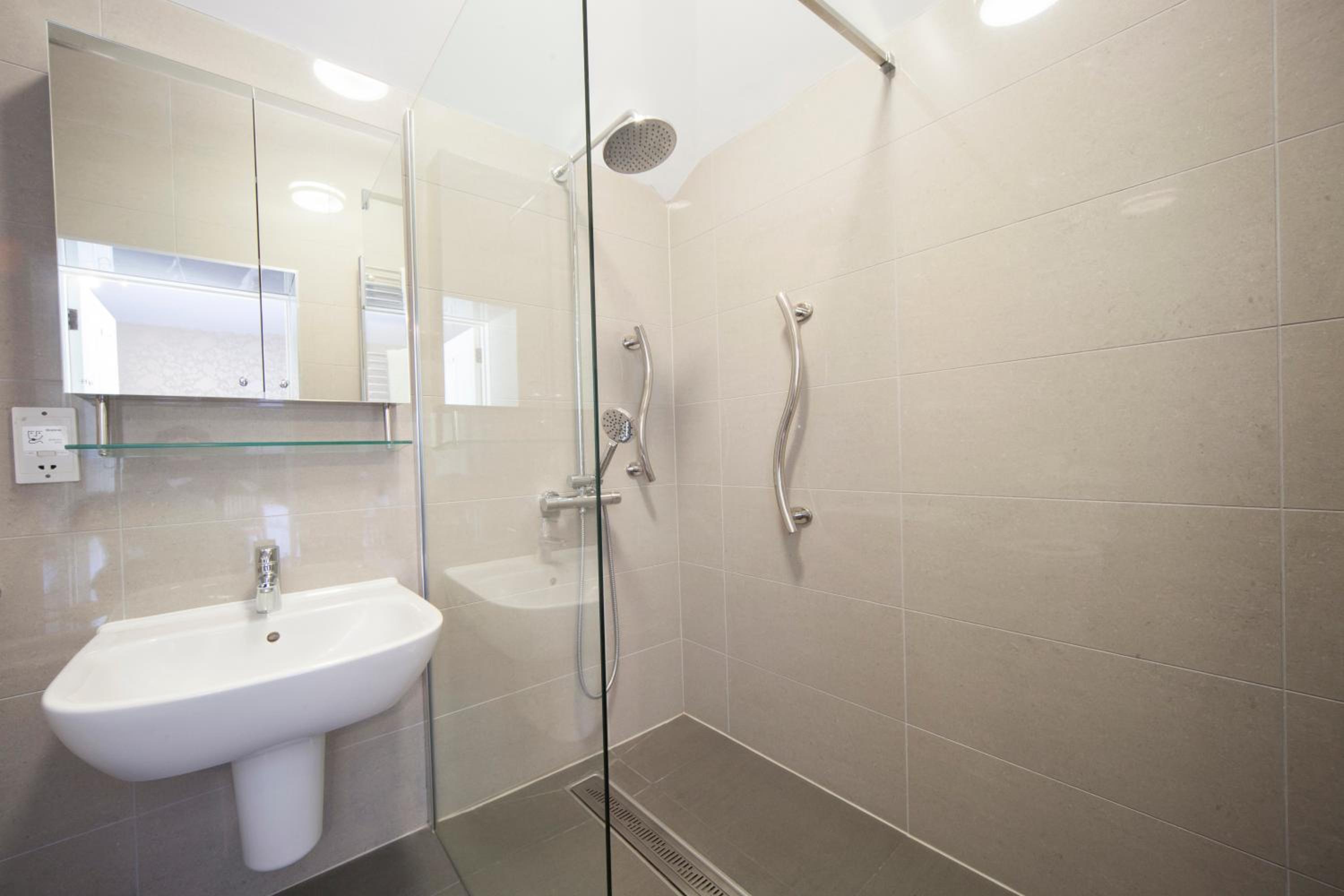 Double or Twin Room - Disability Access photo 3