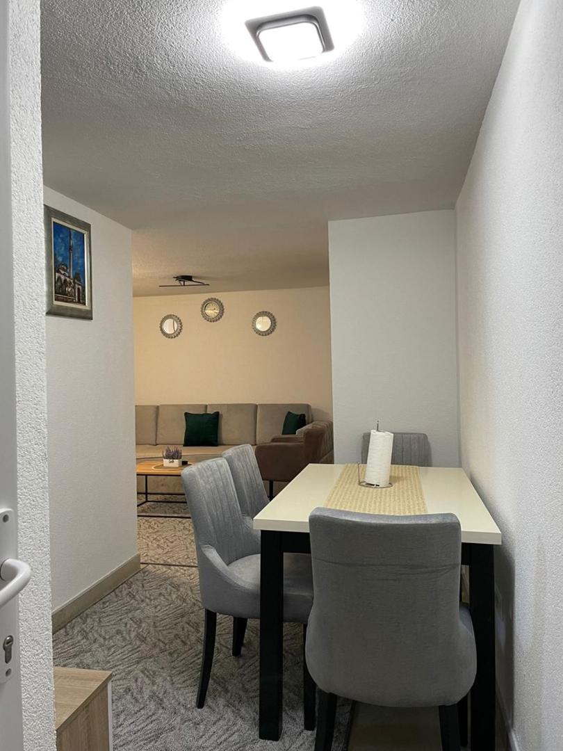 One-Bedroom Apartment photo 3