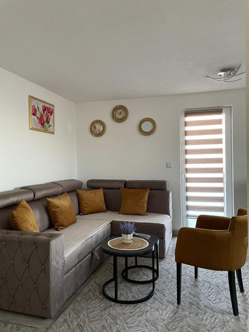 Apartment with Mountain View photo 1