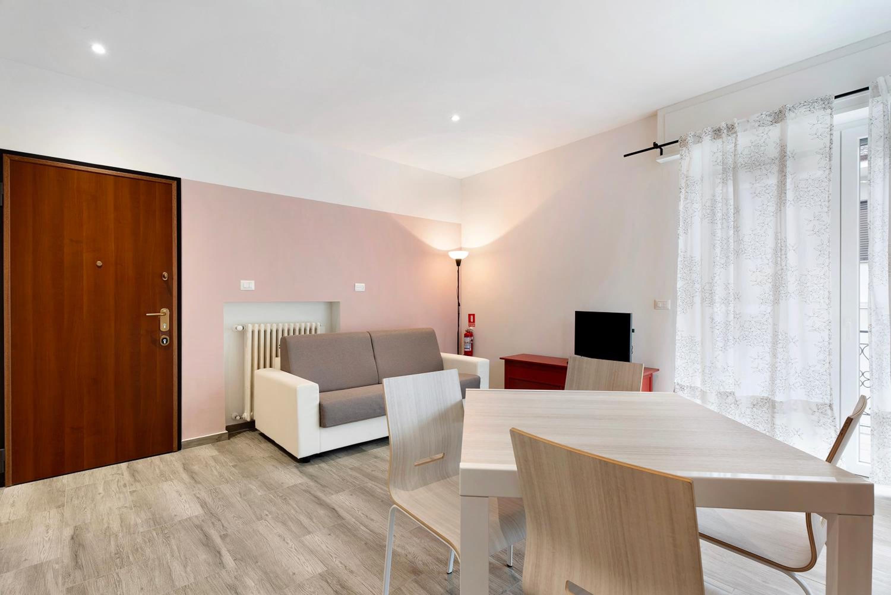 Superior One-Bedroom Apartment with Balcony