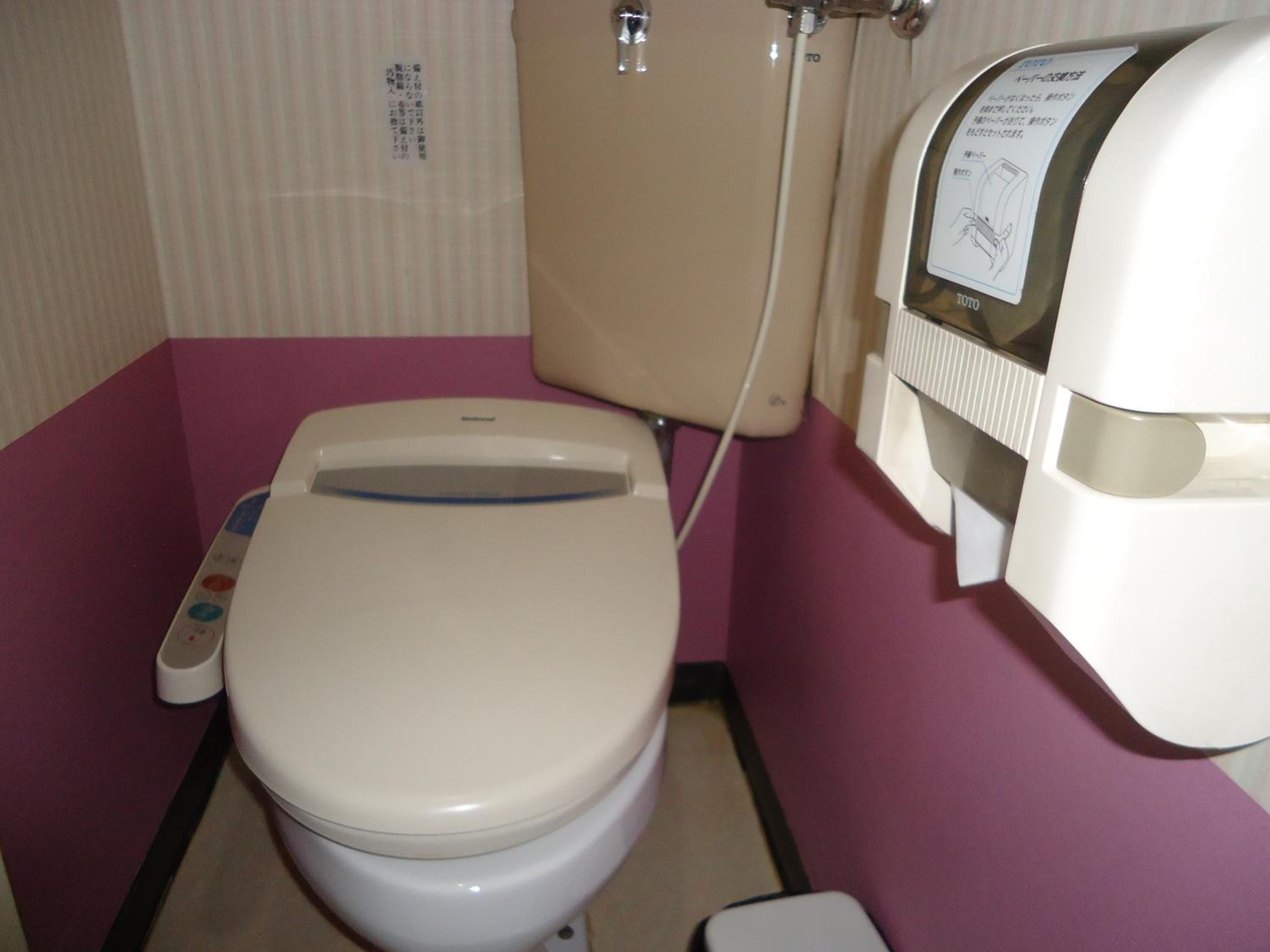Room Selected at Check-In with Shared Bathroom - Non-Smoking photo 3