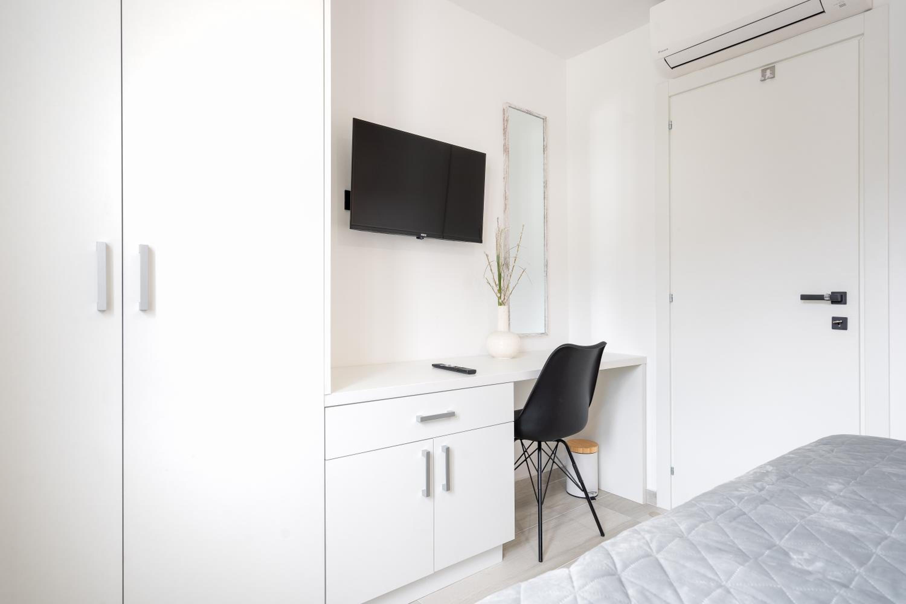 Two-Bedroom Apartment photo 2