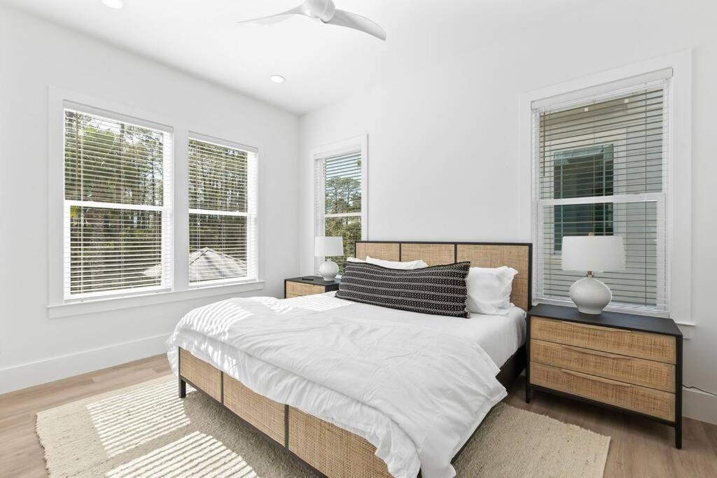 Four-Bedroom House photo 2