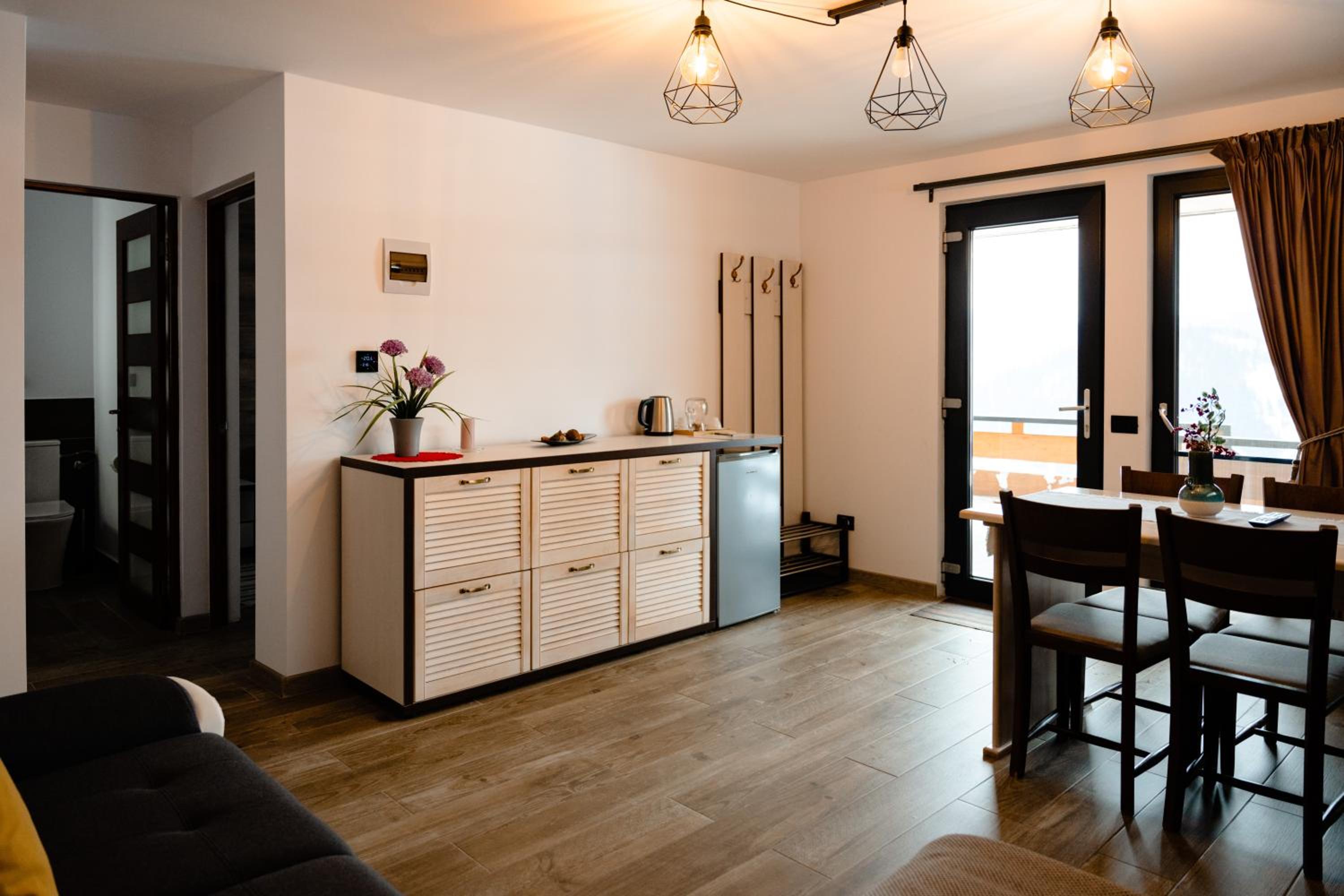 Apartment with Mountain View photo 1