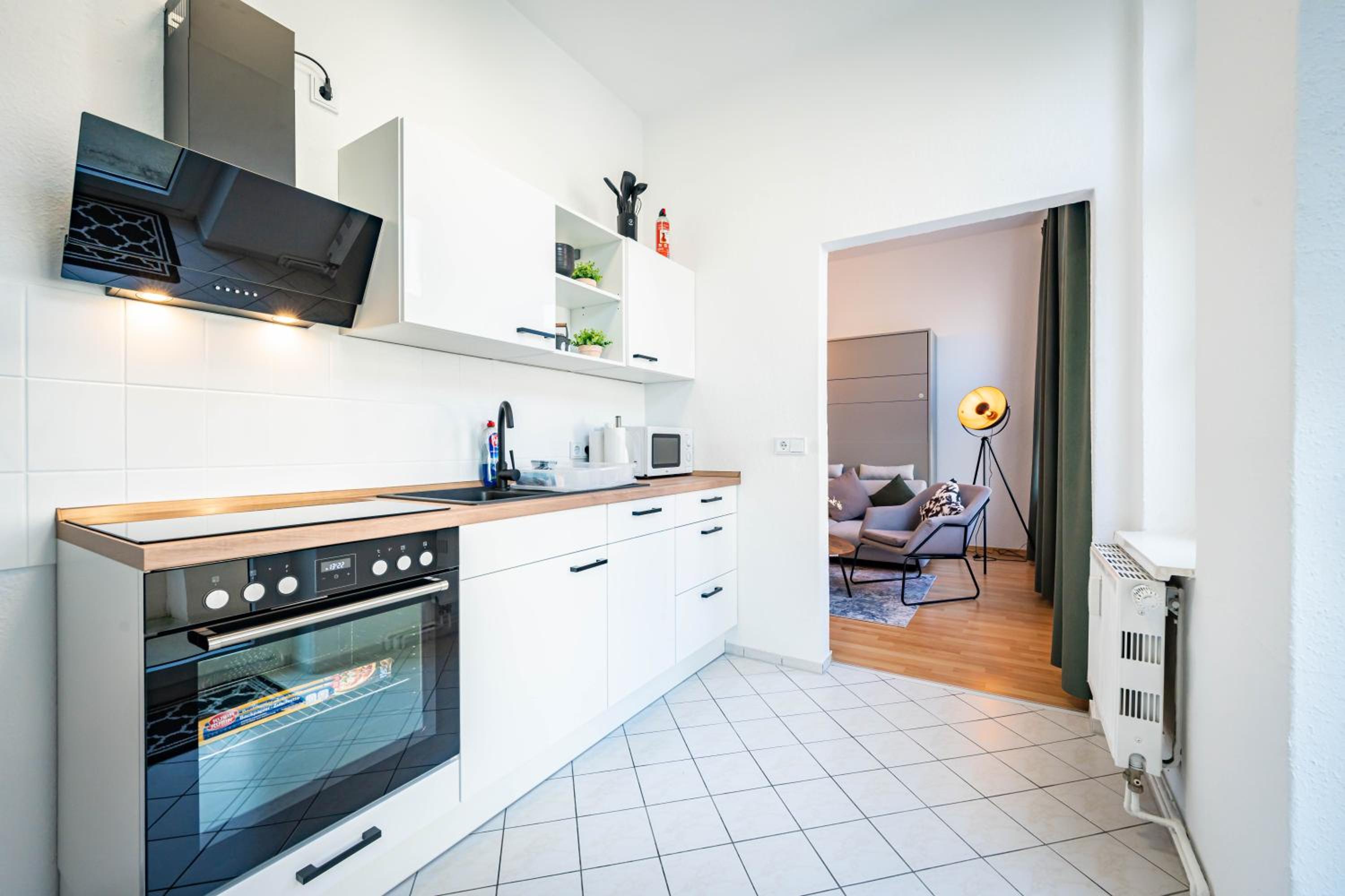 Apartment with Balcony photo 3