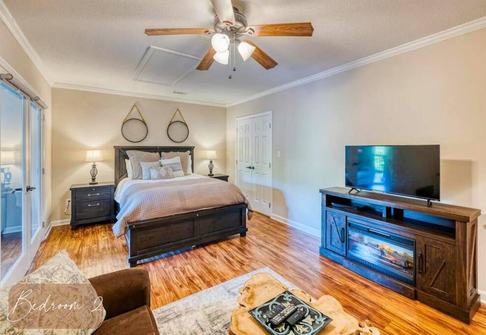 Three-Bedroom House photo 1