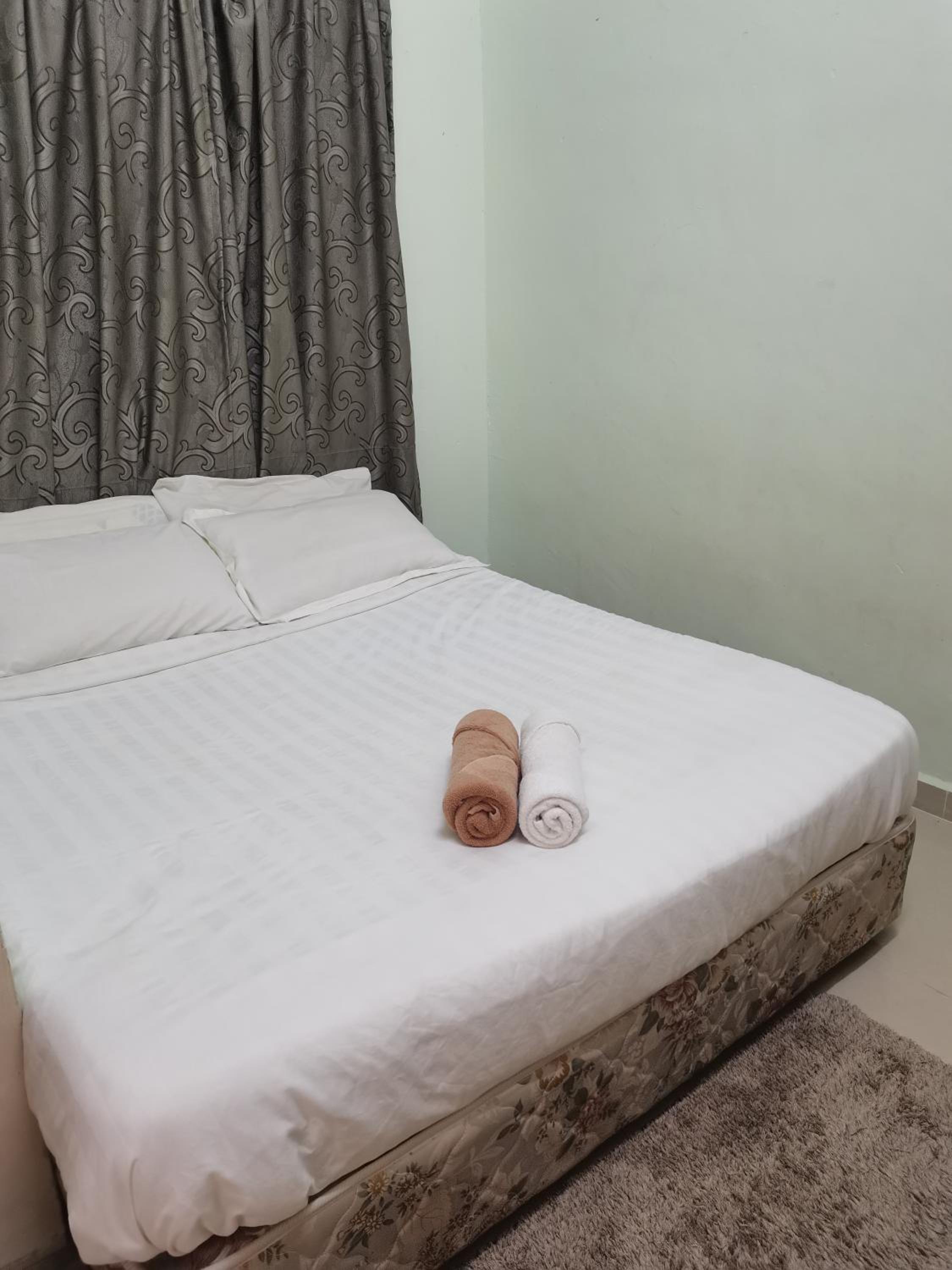 Budget Double Room - Photo 2