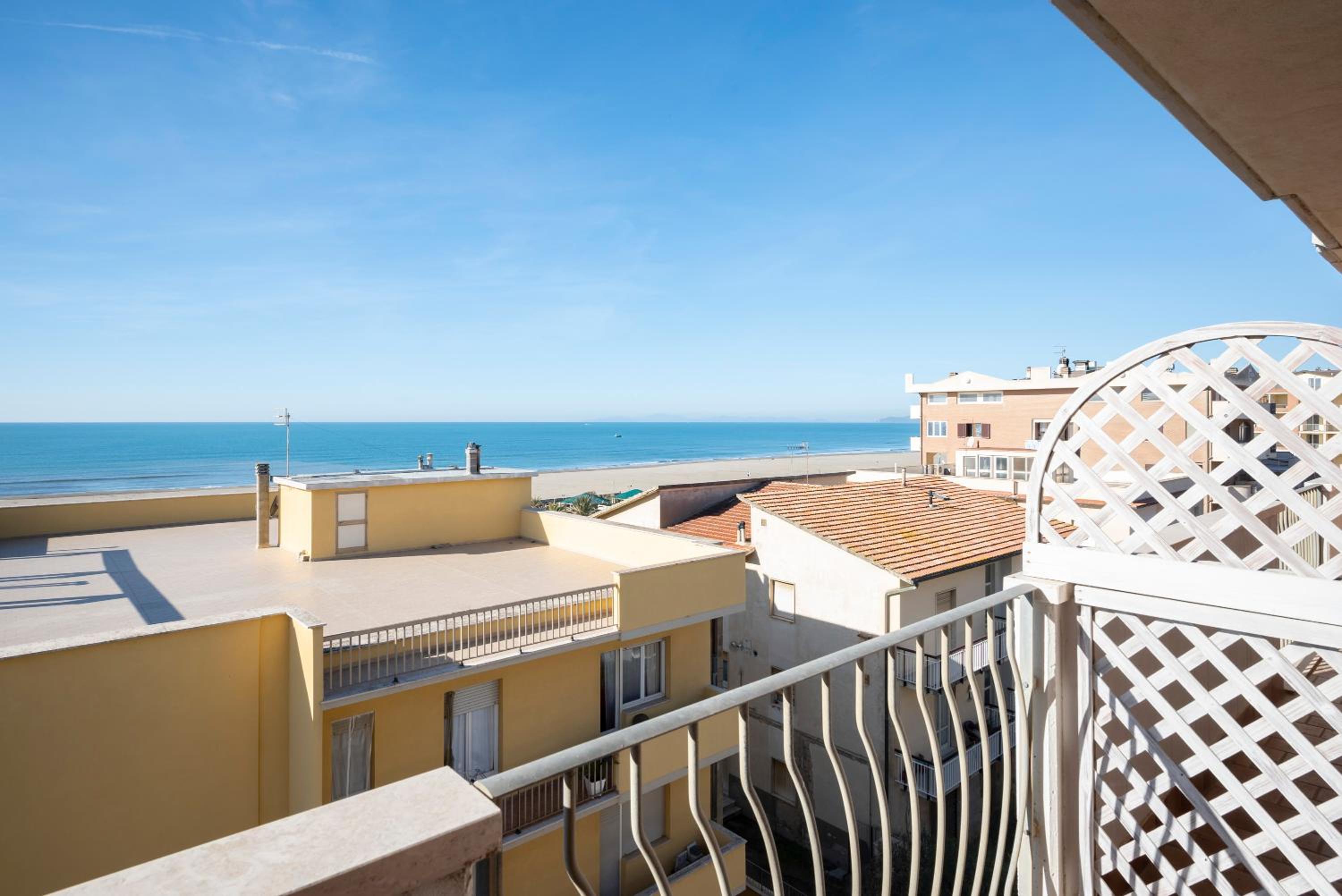 Superior Suite with Sea View - Photo 2