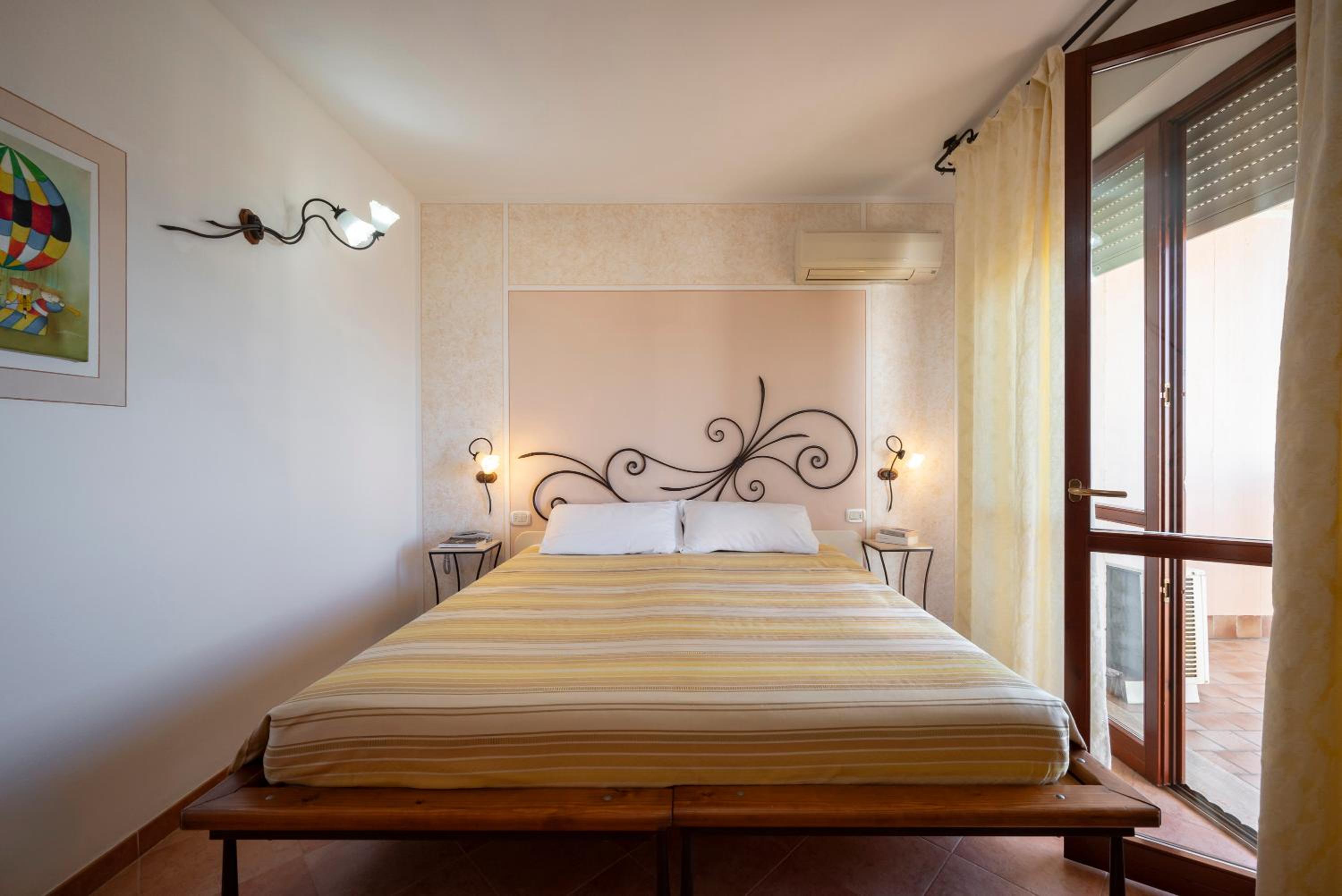 Superior Suite with Sea View - Photo 1