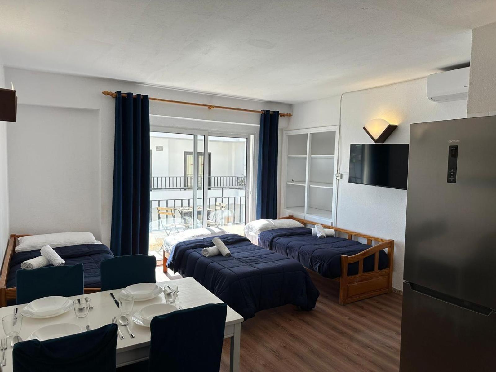 Superior Apartment with Street View photo 2