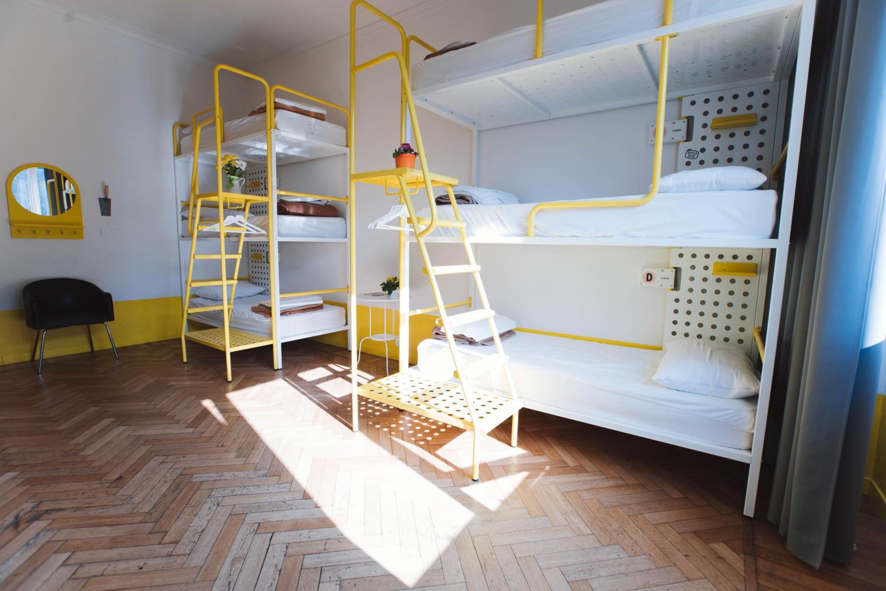 Bed in 8-Bed Mixed Dormitory Room photo 1