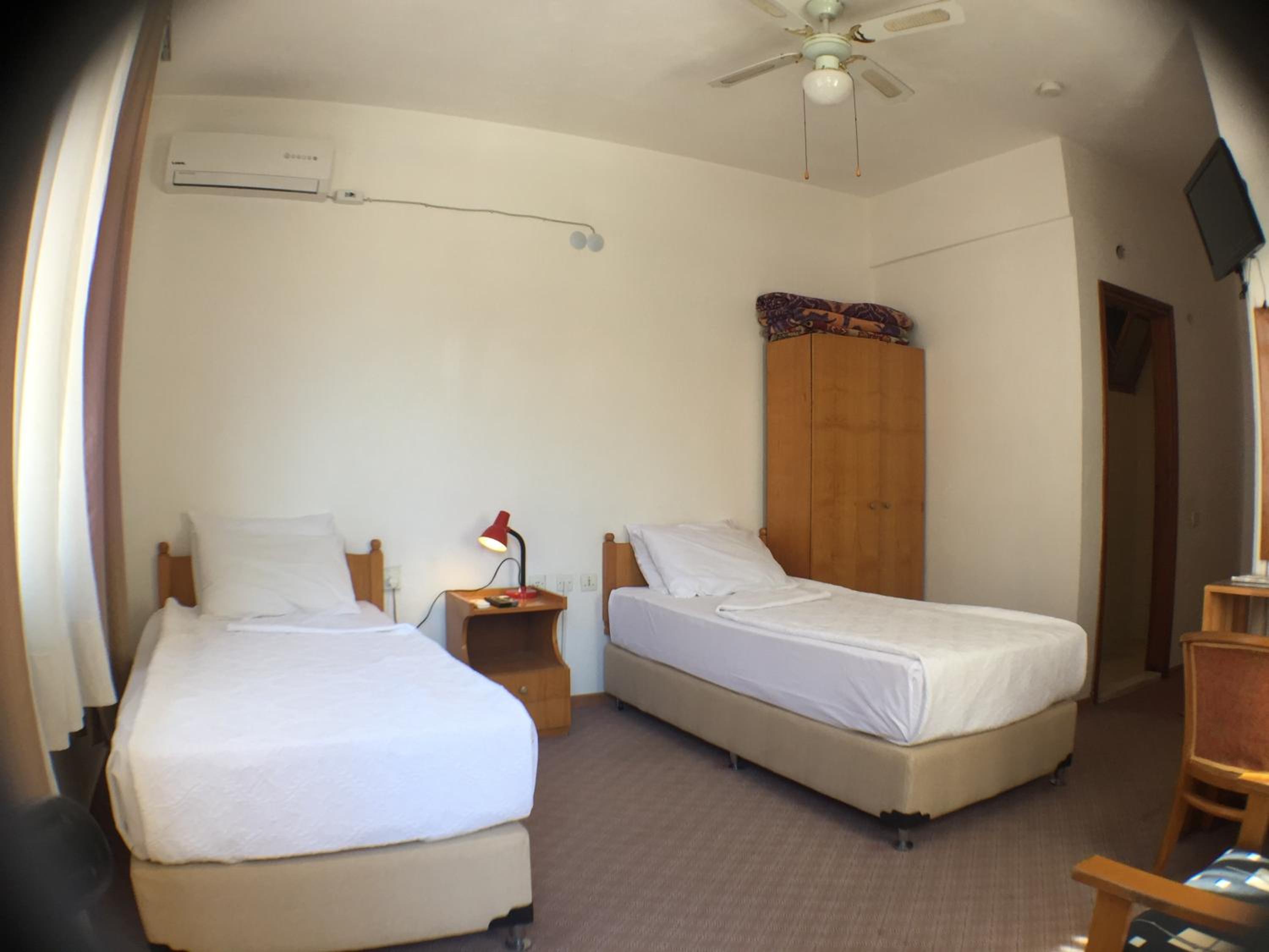 Double or Twin Room photo 3