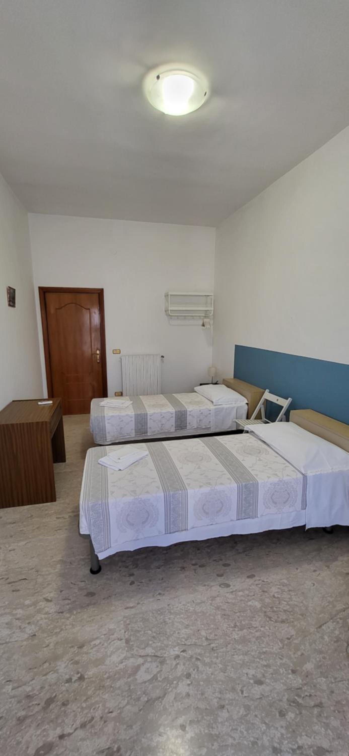 Twin Room with Private Bathroom photo 1