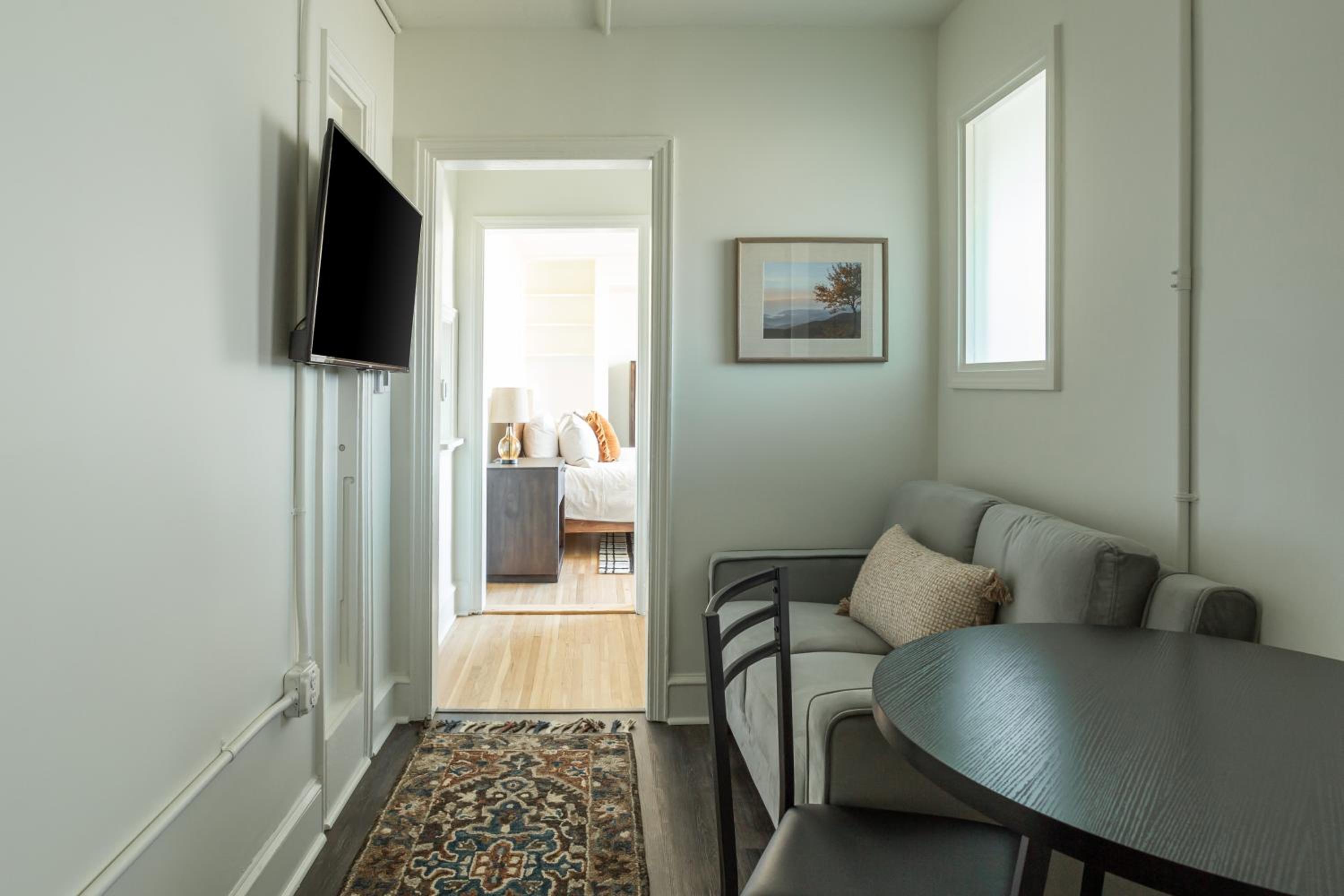 Deluxe King Suite (Self Check-in with Virtual Front Desk) photo 1
