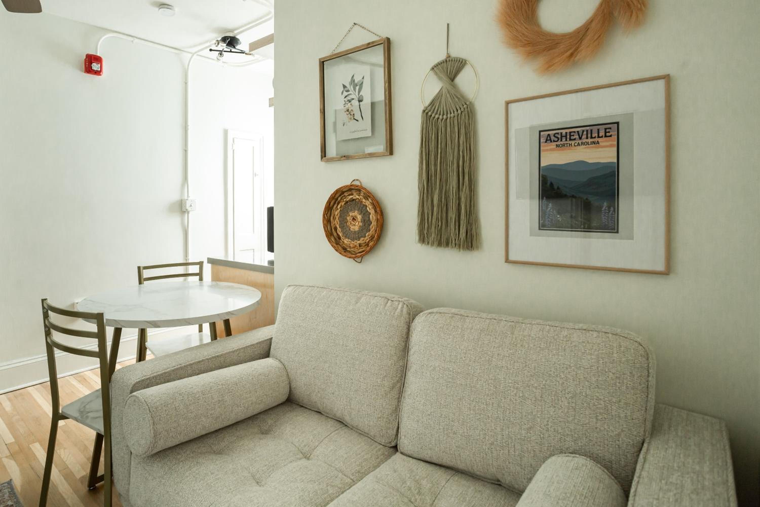 King Suite (Self Check-in with Virtual Front Desk) photo 3
