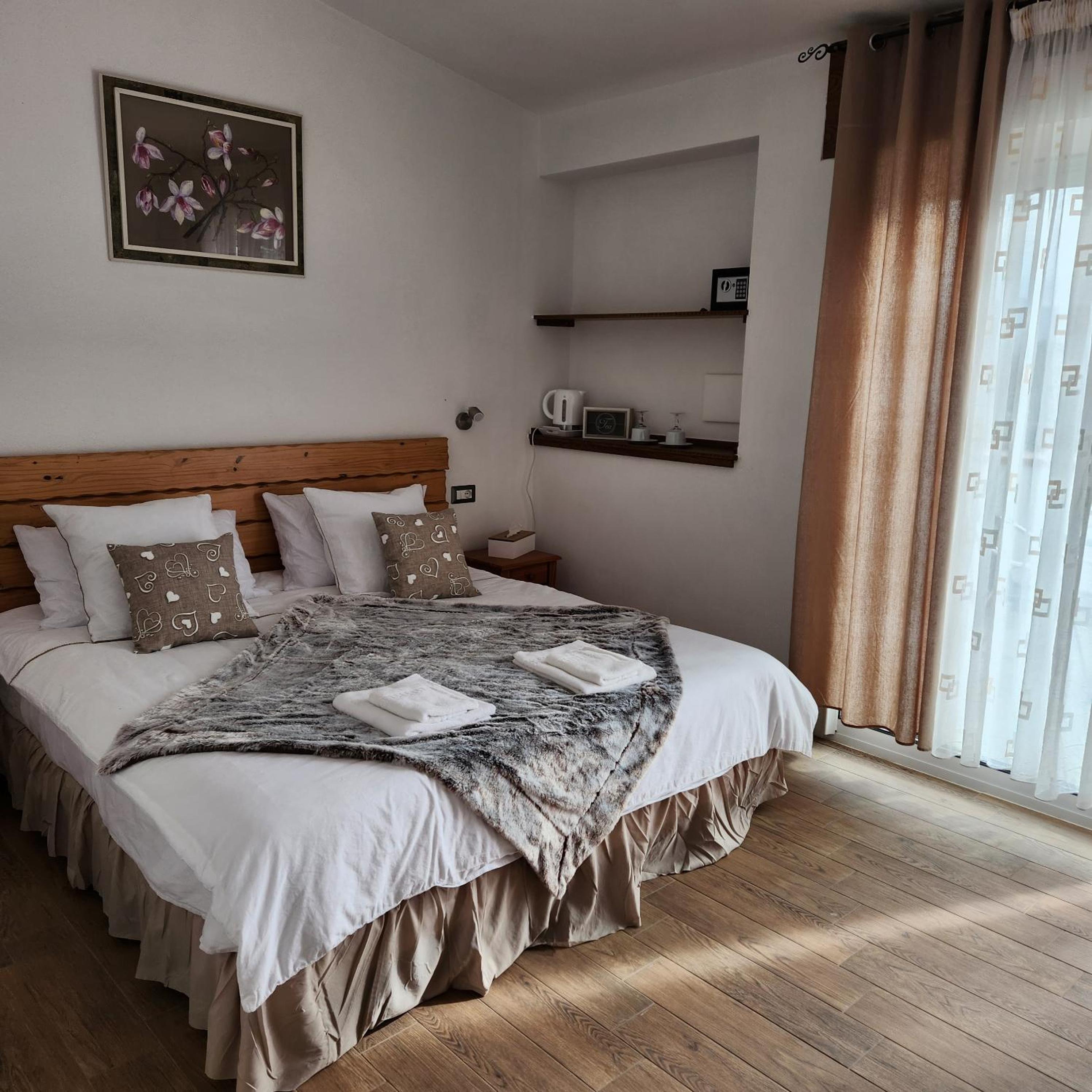 Superior Double or Twin Room with Terrace photo 3