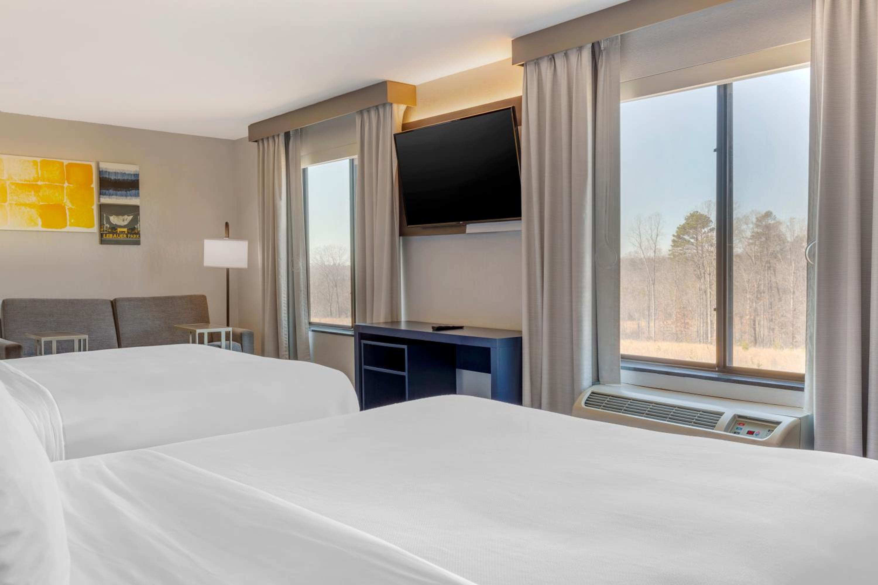 Queen Suite with Two Queen Beds - Accessible/Non-Smoking - Photo 1