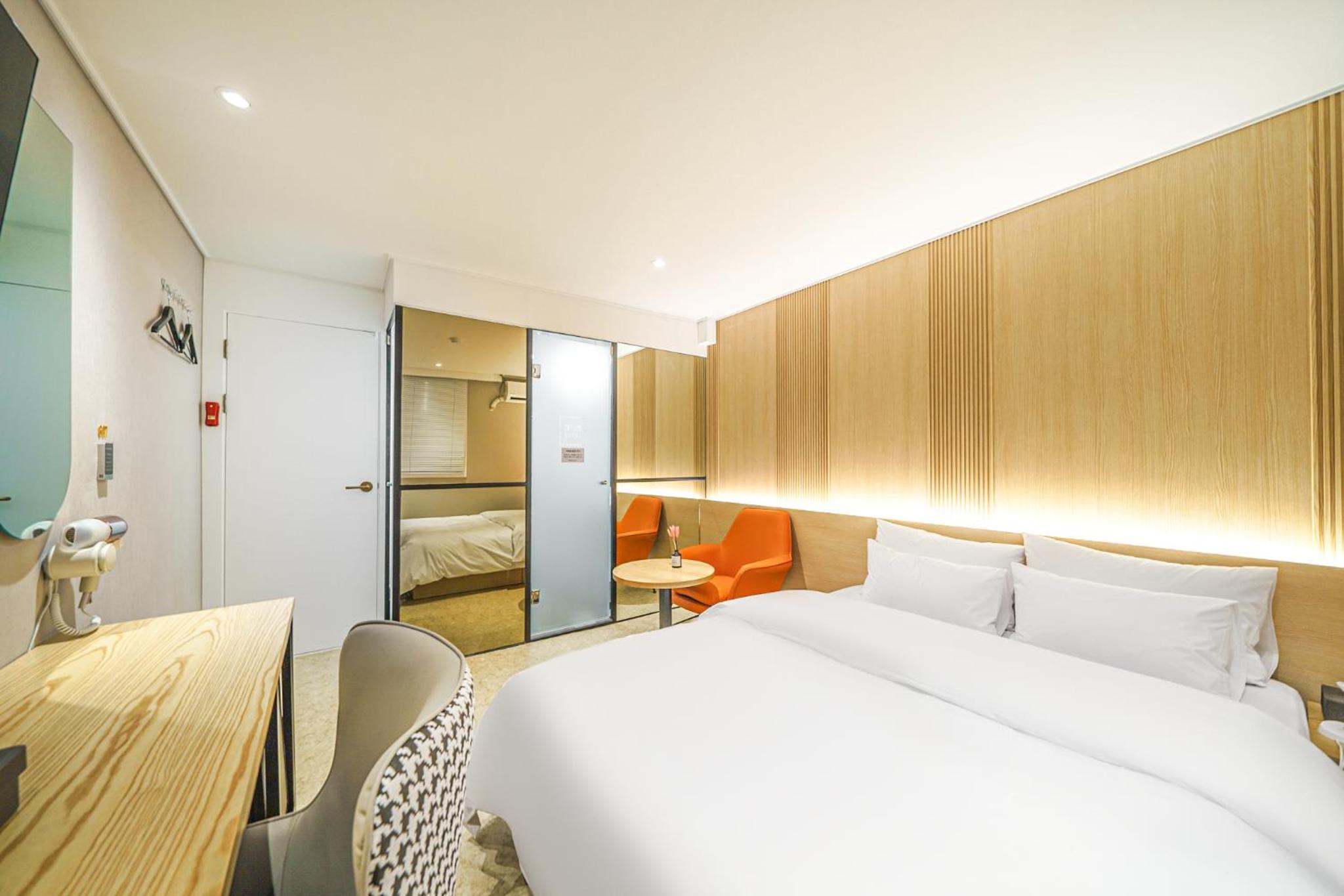 Deluxe Double Room with Bath