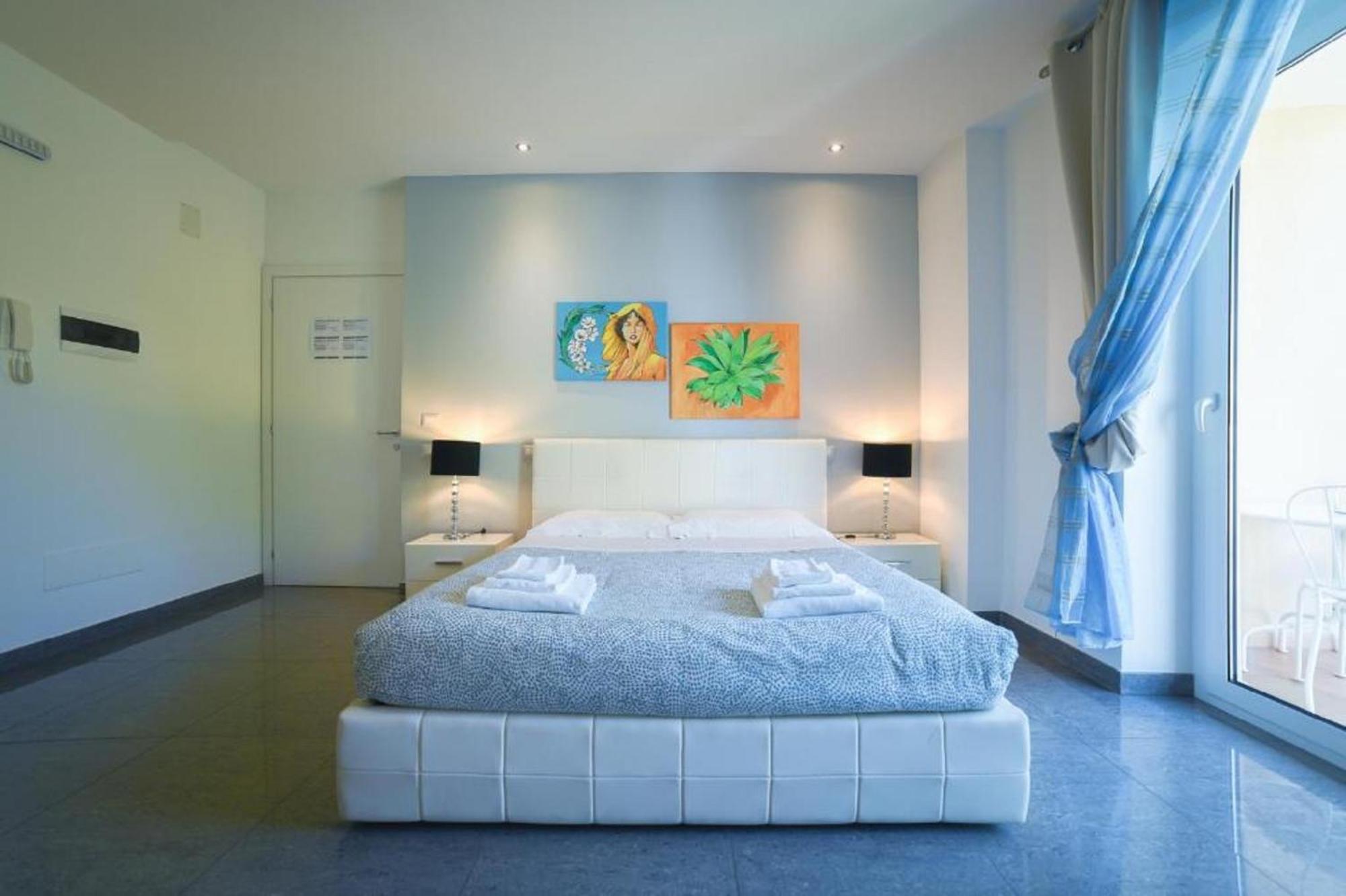 Queen Room with Balcony