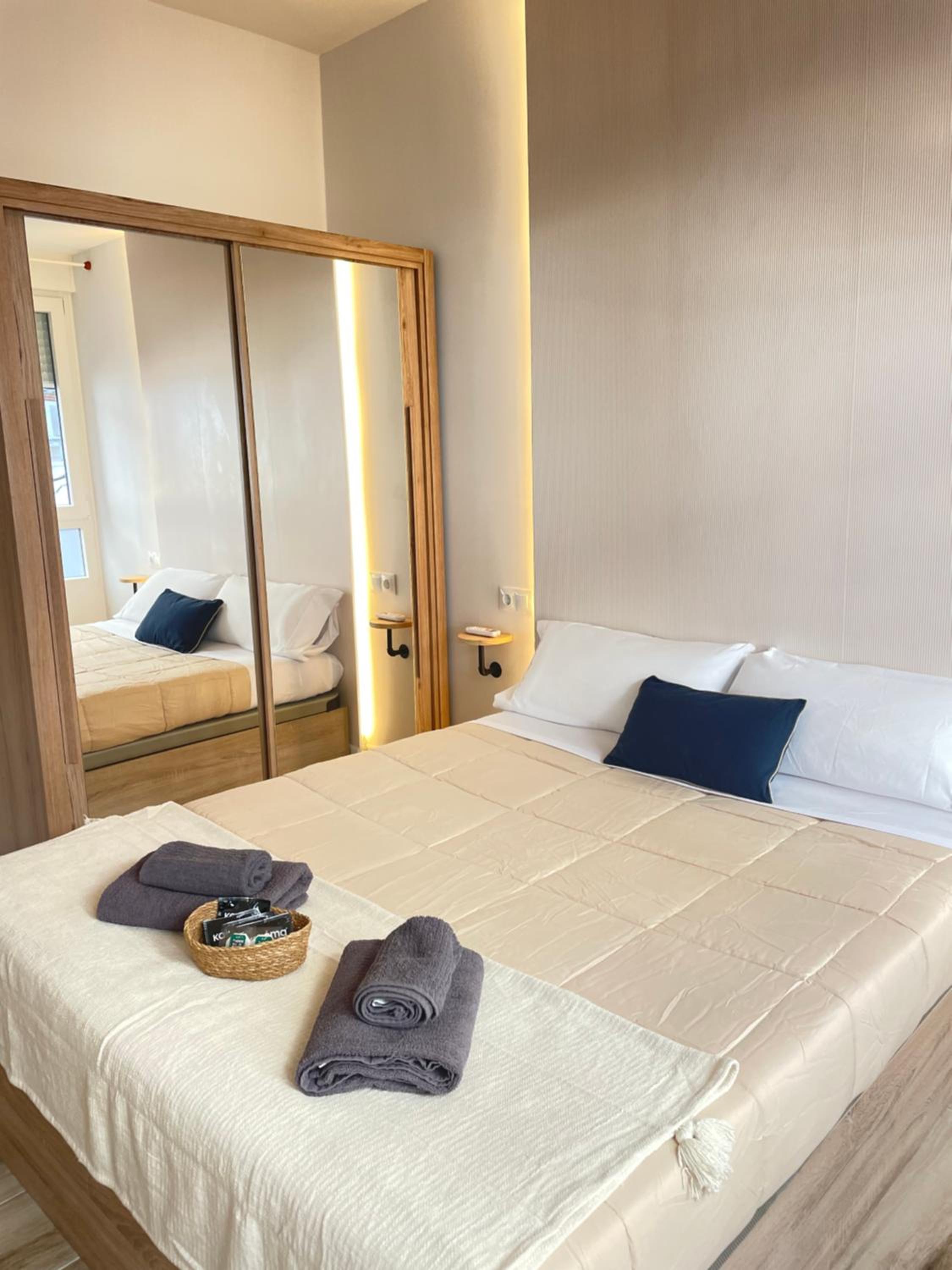 Habitación Doble con Baño Privado
